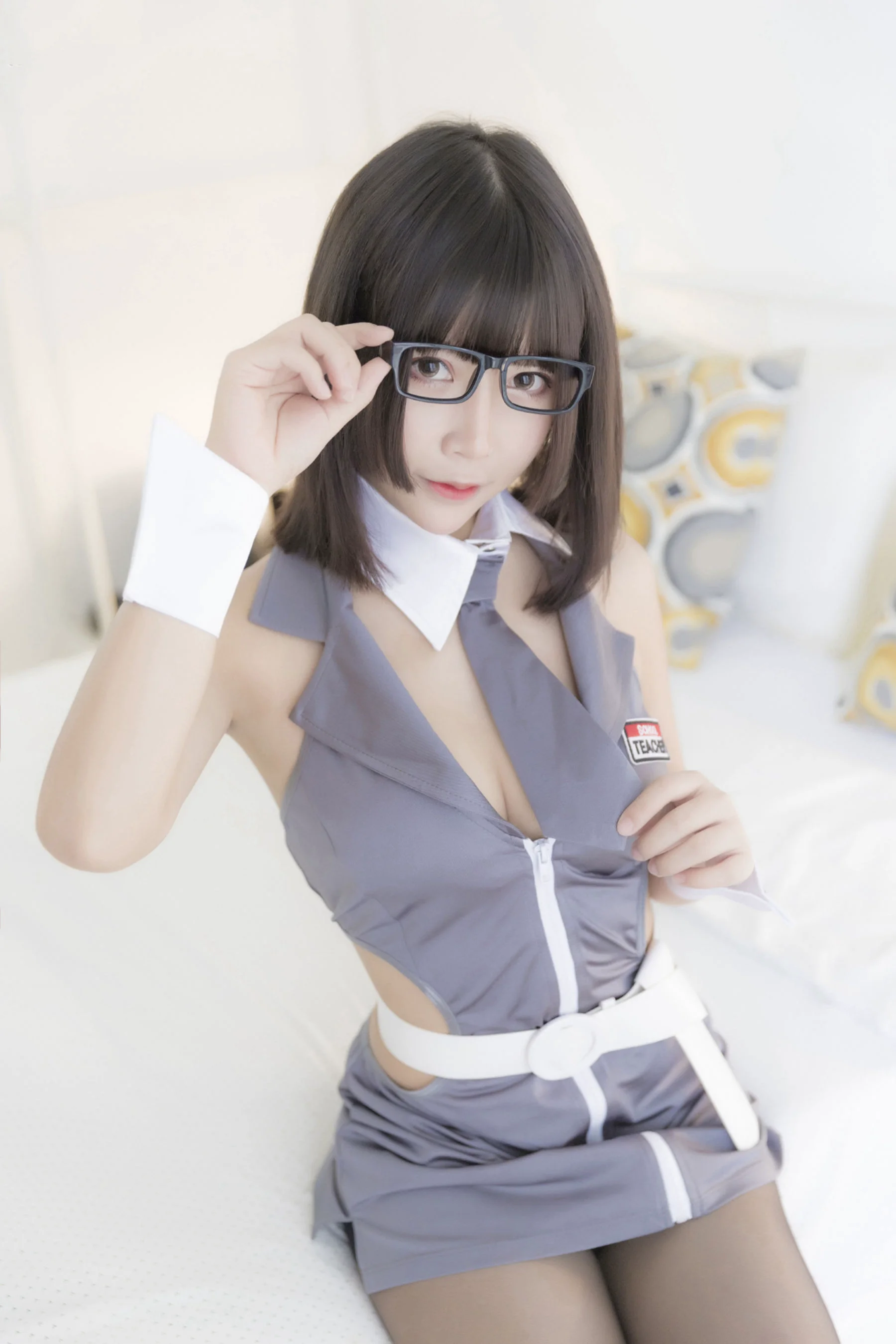 [风之领域] NO.122 情趣制服眼镜妹 写真集 - 爱照片