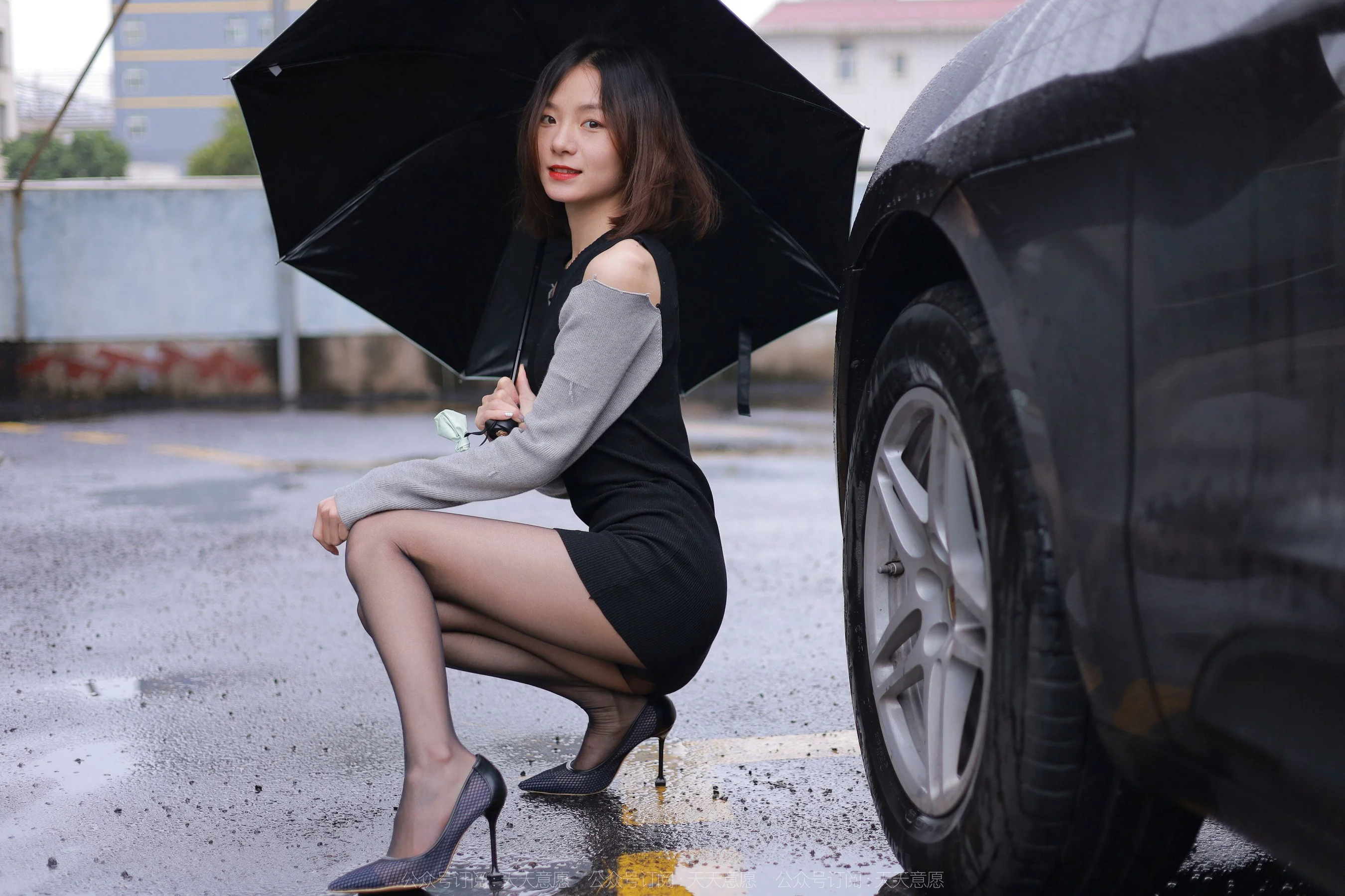 [IESS异思趣向] 丝享家 1051：小六 《雨中的嘿丝》 - 爱照片