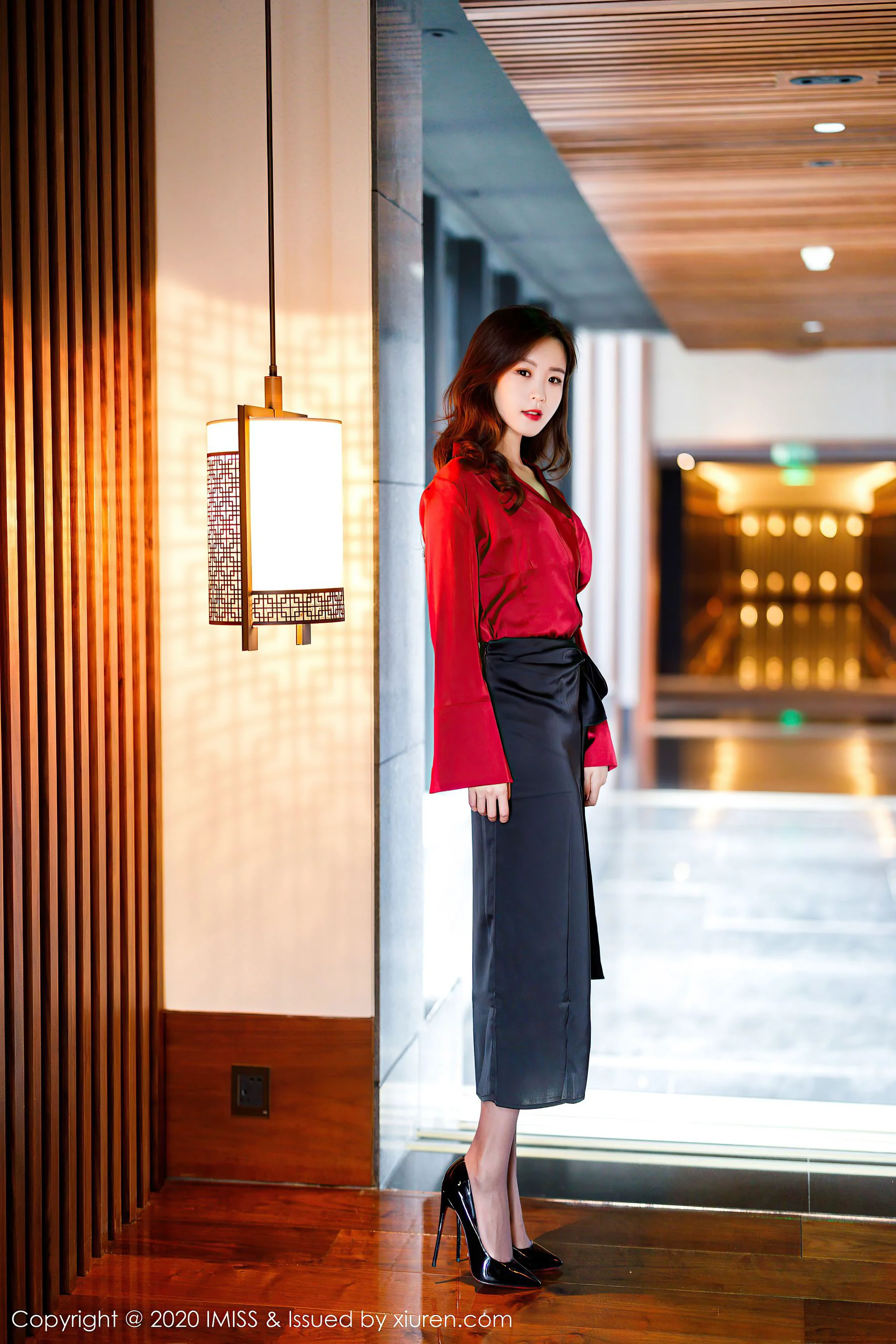 [爱蜜社IMiss] Vol.502 杨紫嫣Cynthia – 典雅礼裙与极致魅惑丝袜 - 爱照片