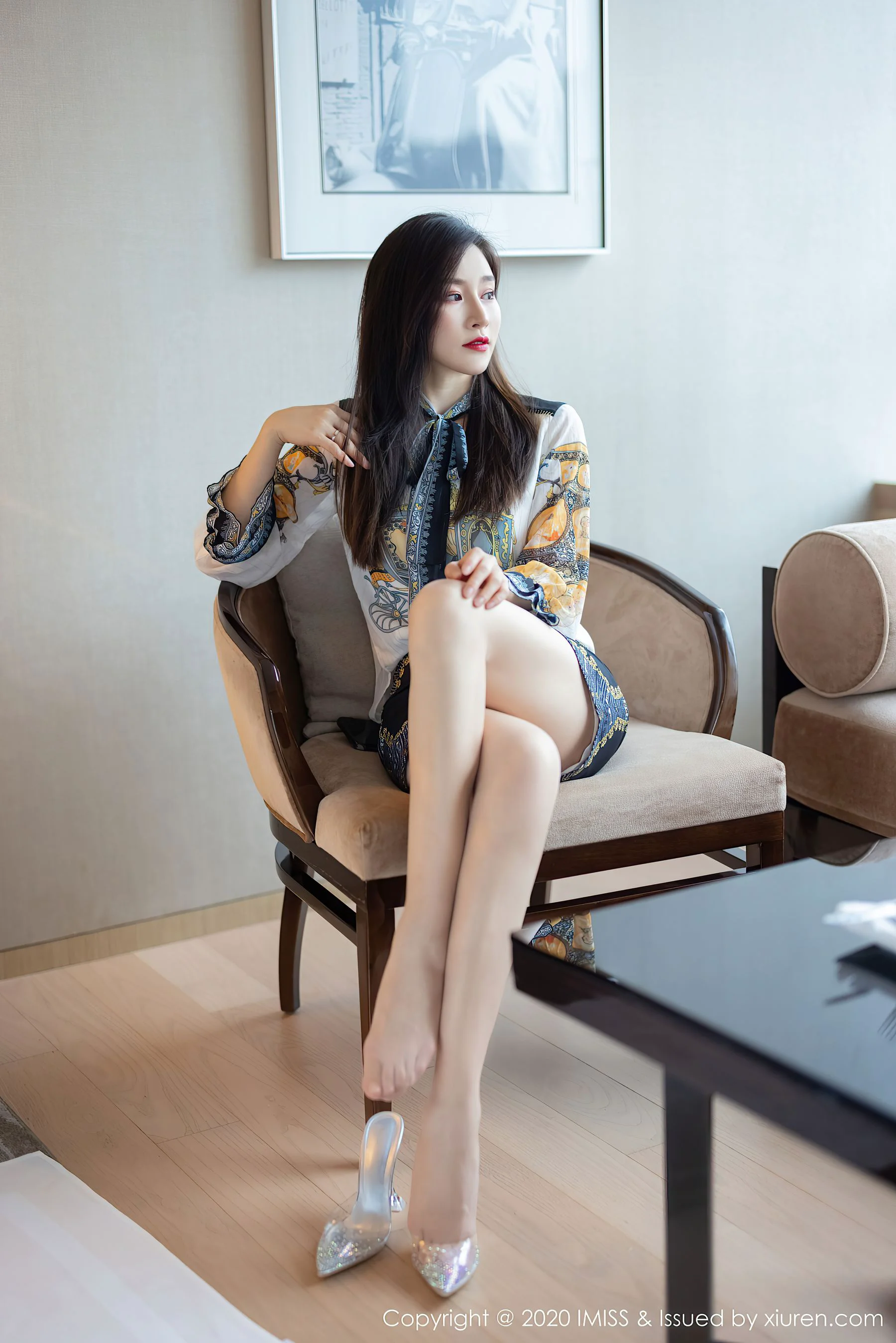 [爱蜜社IMiss] Vol.525 气质美女@Vanessa – 丝袜美腿写真 - 爱照片