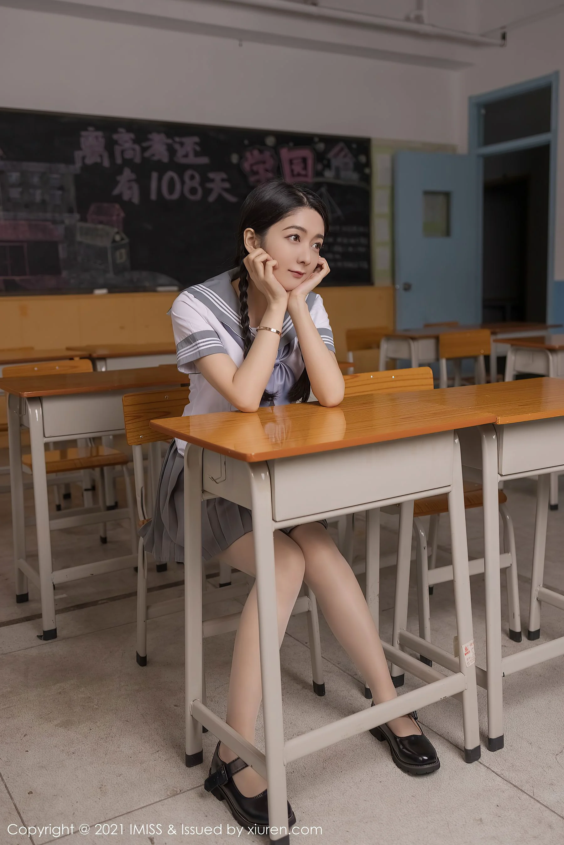 [爱蜜社IMiss] Vol.583 Angela00 – 清纯动人的校服制服 - 爱照片