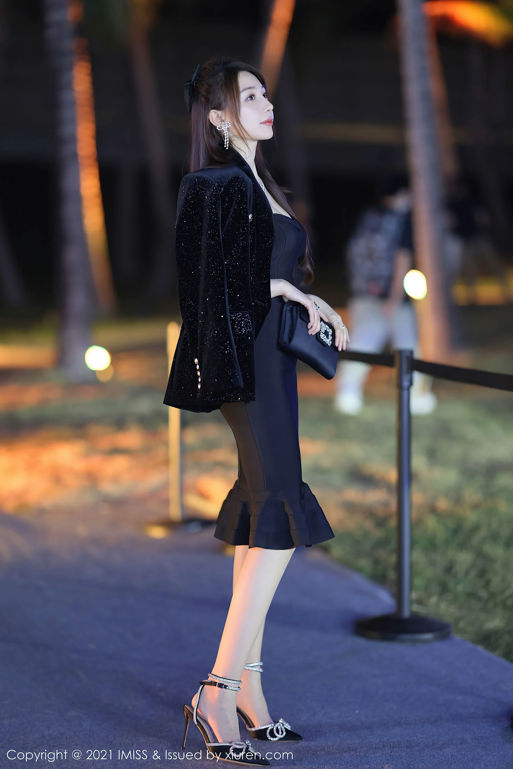 [爱蜜社IMiss] Vol.597 Lynn刘奕宁 – 女神的街拍系列第二部 - 爱照片