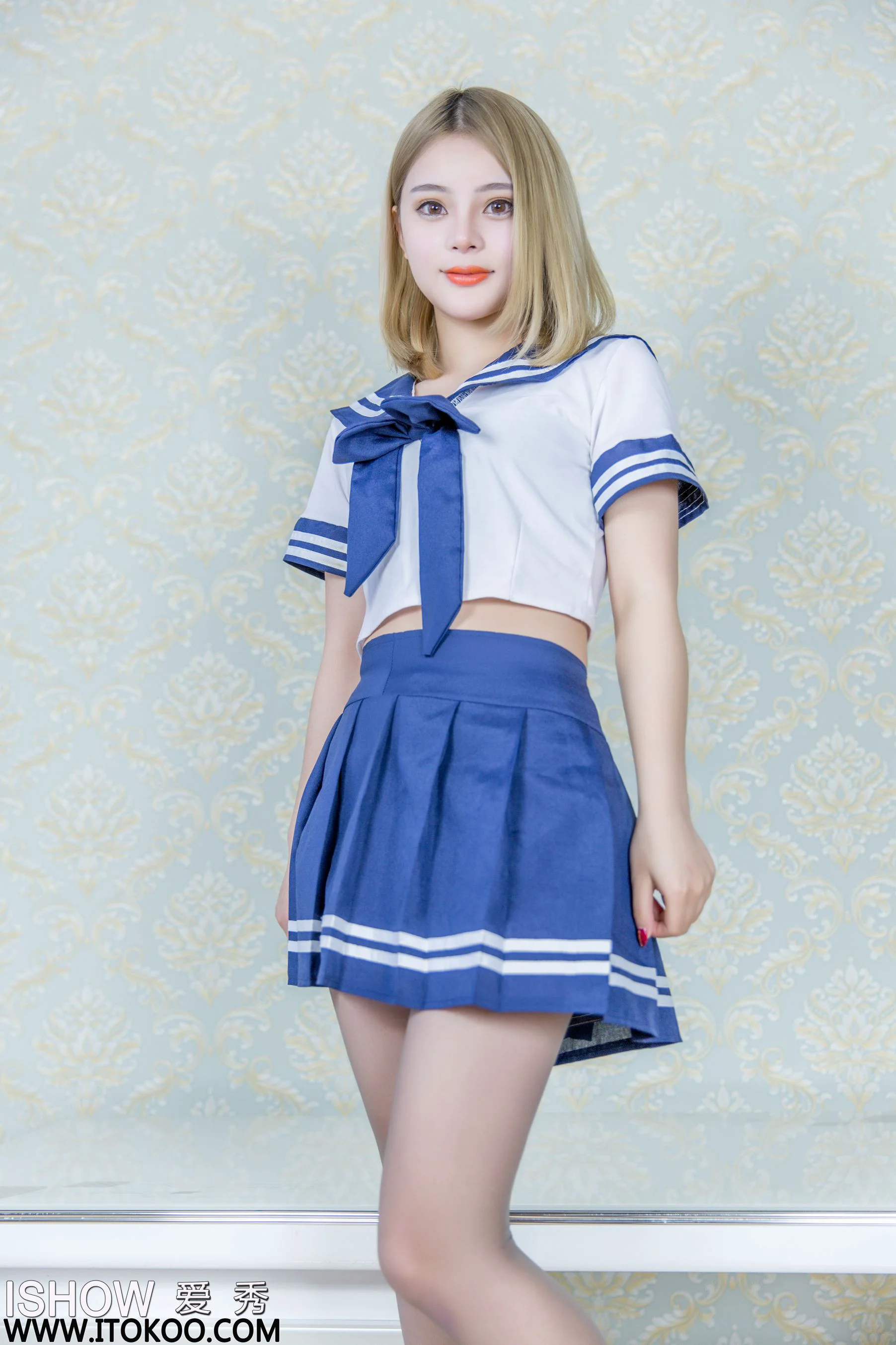 蜜雪儿Michelle《蓝色水手服+超薄灰丝裤袜》 [ISHOW爱秀] NO.097 写真集 - 爱照片