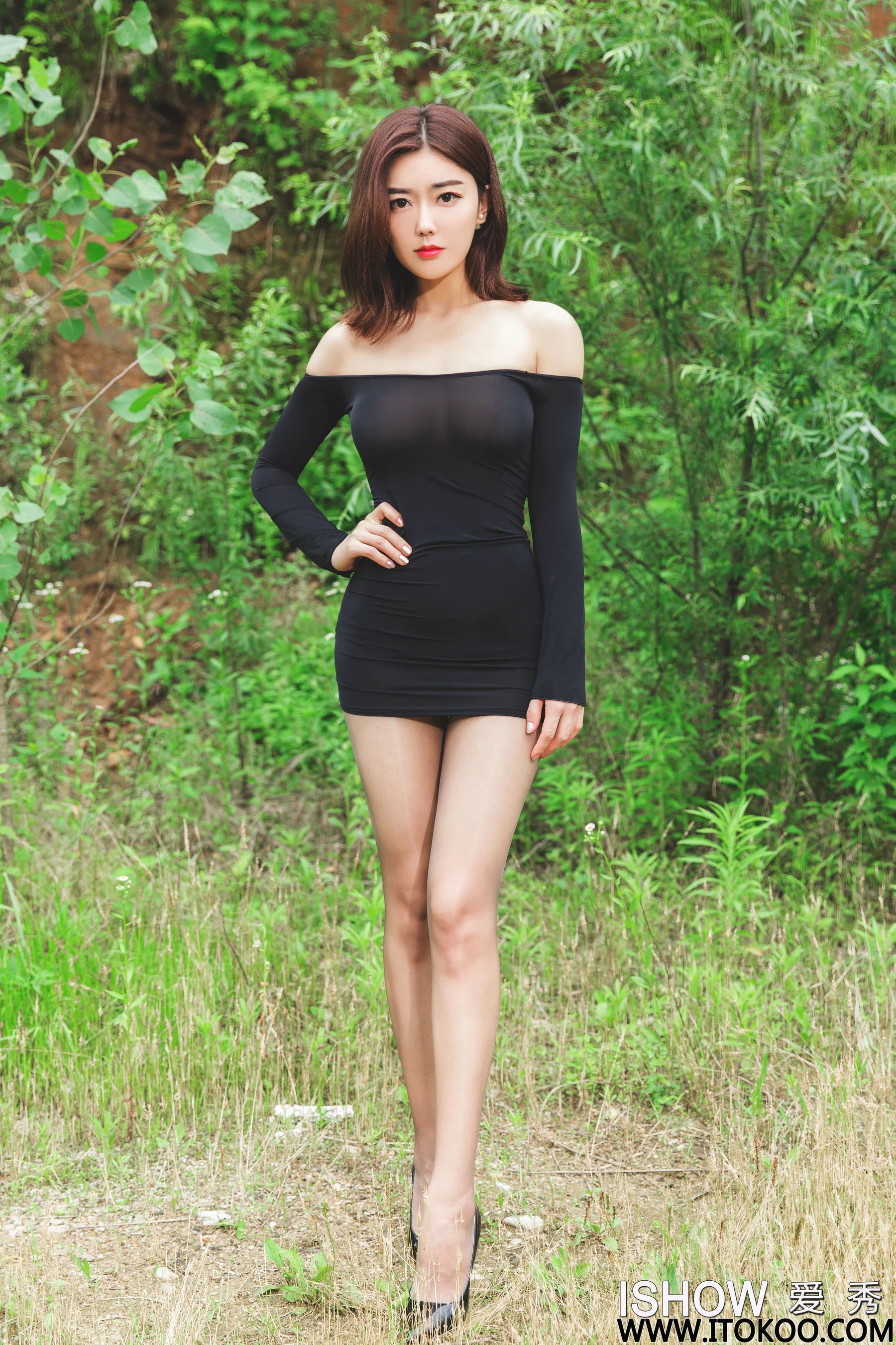 林琳Caroline《户外极品御姐》 [爱秀ISHOW] No.192 写真集 - 爱照片