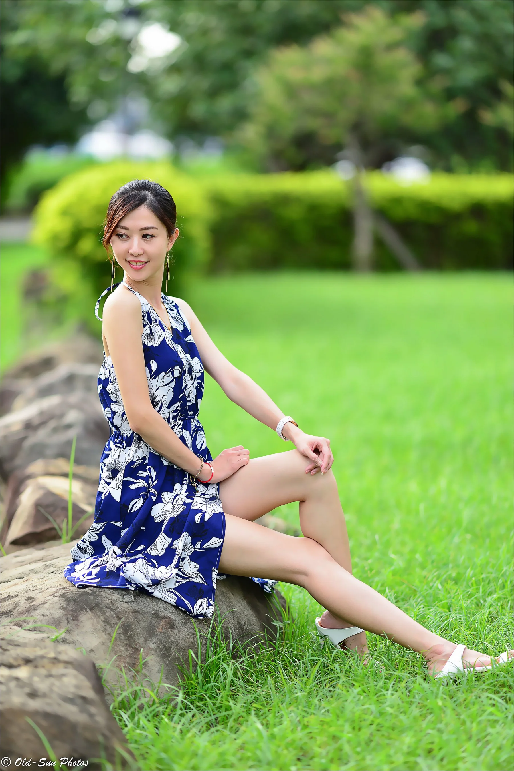 [街拍丝足] NO.196 赵婷婷 连衣裙凉高美腿 - 爱照片