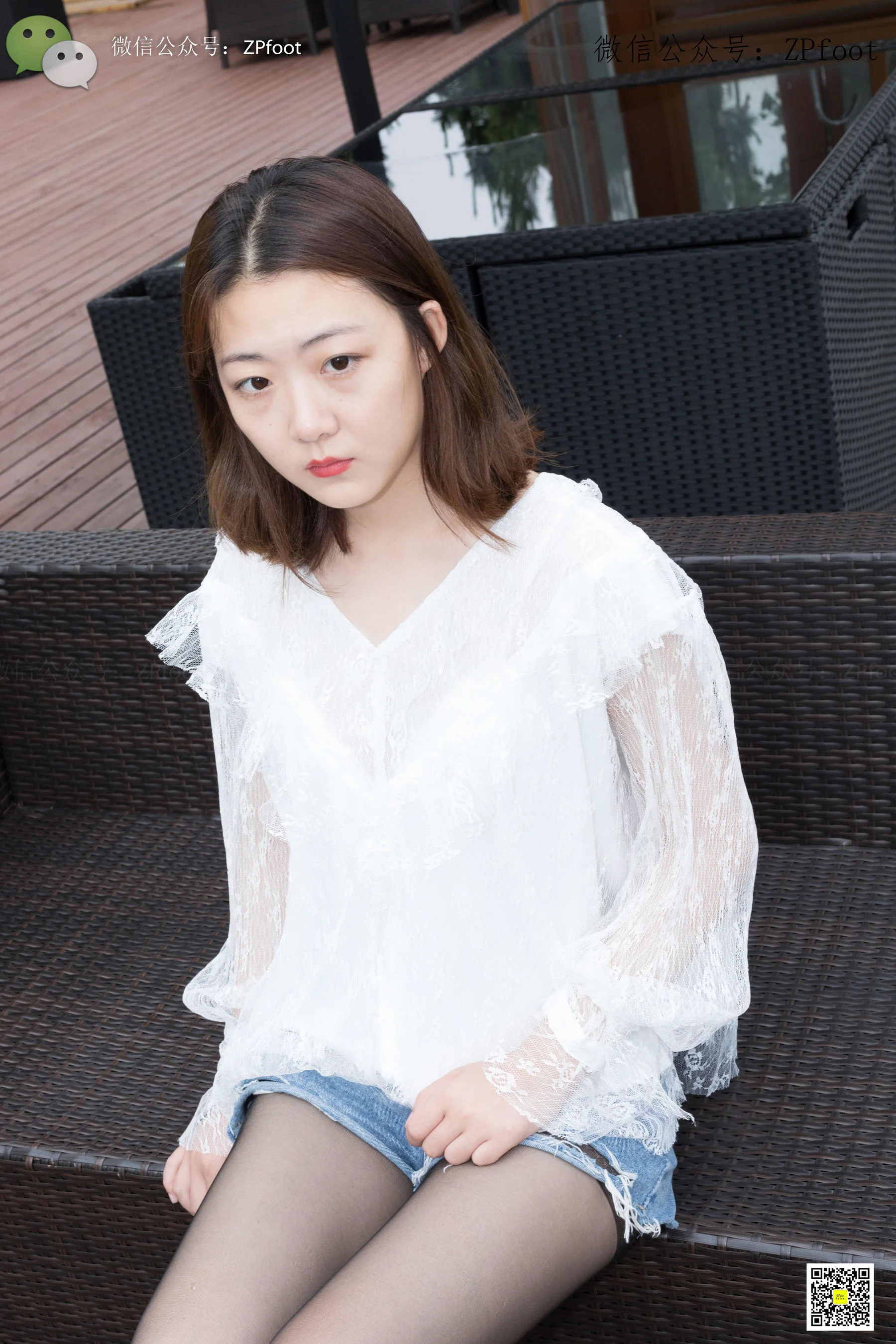[山茶摄影LSS] NO.016 sale的黑丝嫩足 写真套图 - 爱照片