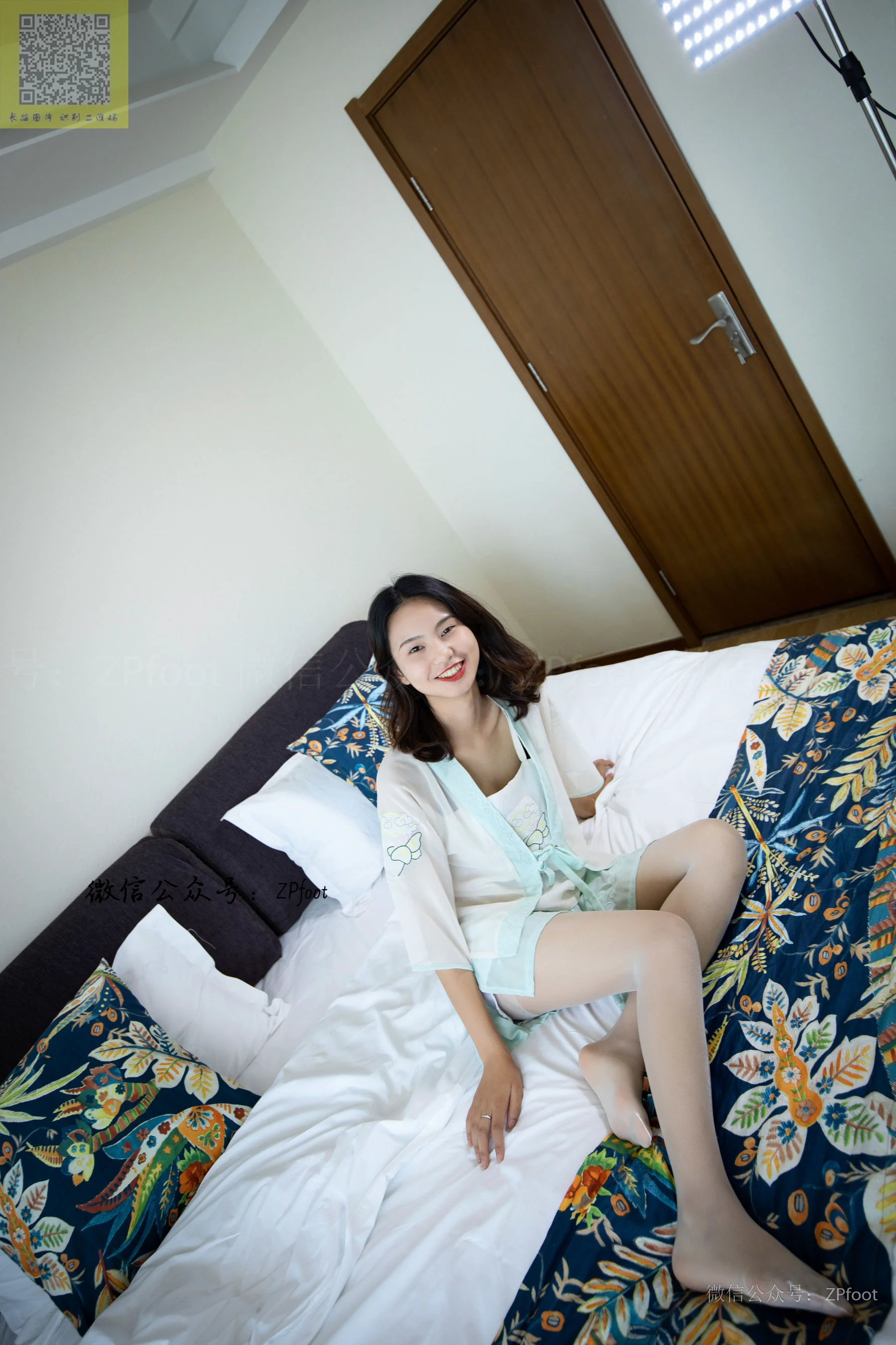 [山茶摄影LSS] NO.143 汉服白丝 写真套图 - 爱照片