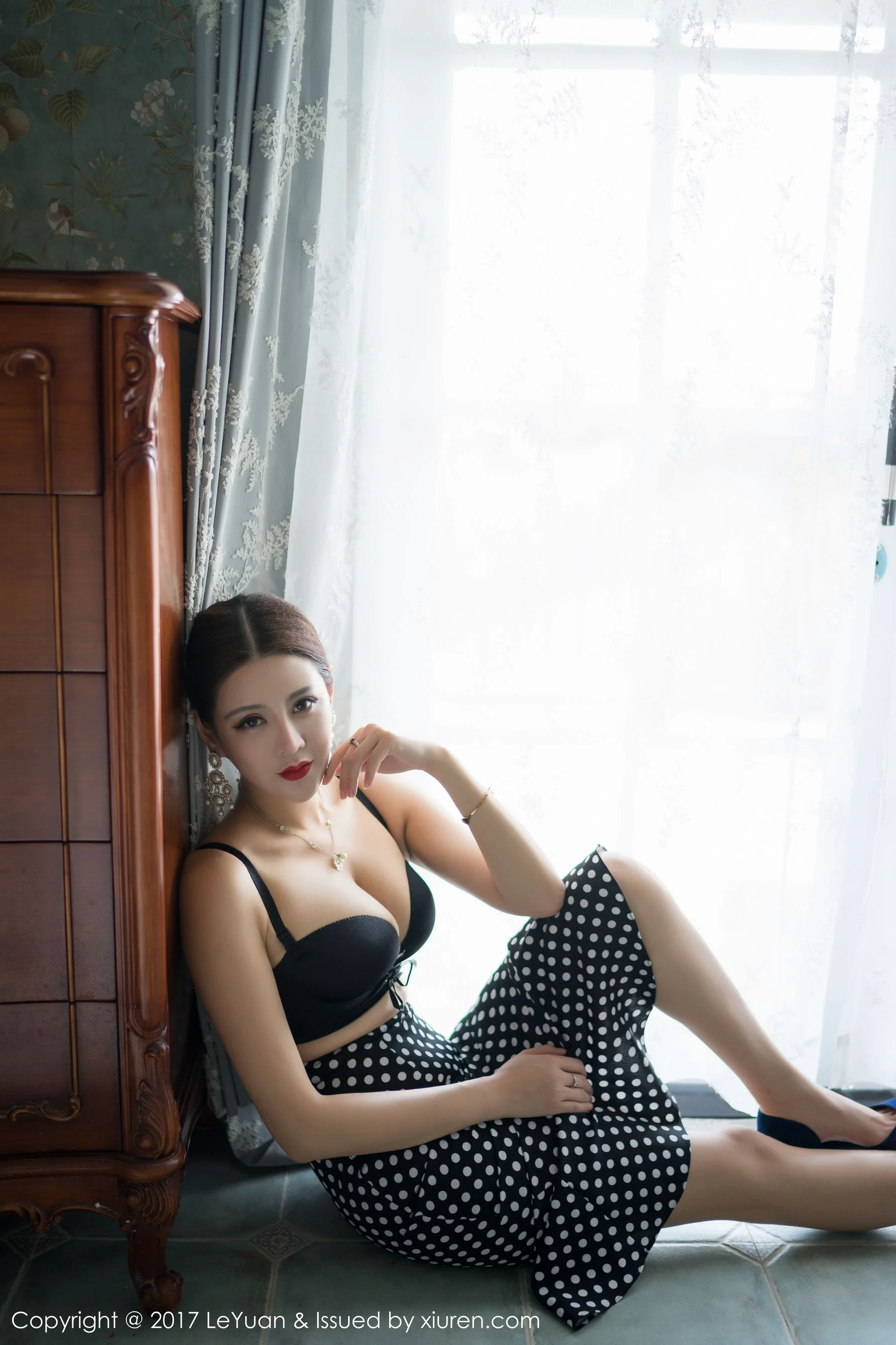 美希子《绝佳身材、一双玉兔呼之欲出》 [星乐园LeYuan] VOL.041 写真集 - 爱照片
