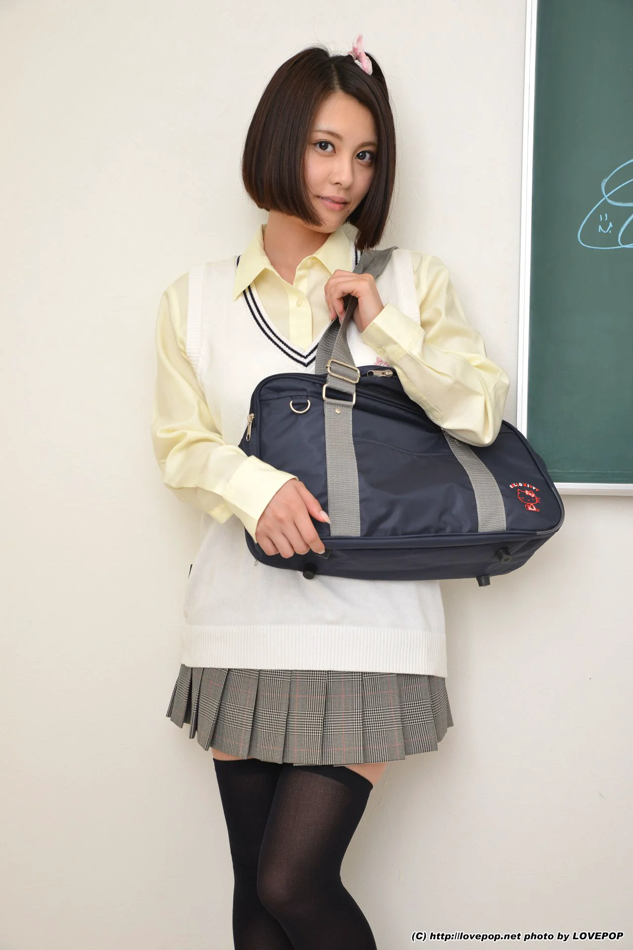 China Matsuoka 松岡ちな/松冈千菜 Set4 [LovePop] 写真集 - 爱照片