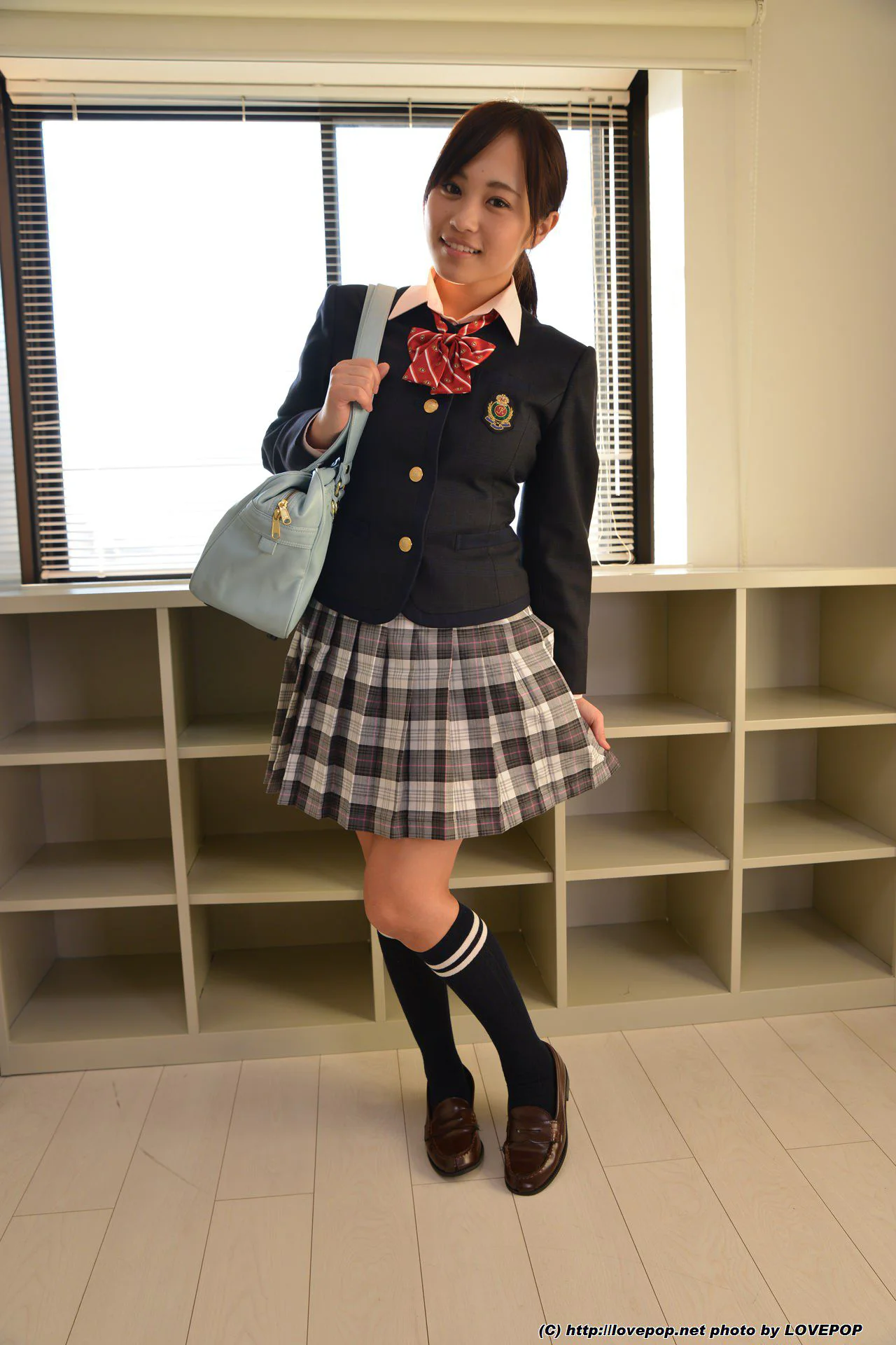 Emi Asano 浅野えみ 学生制服 Set4 [LovePop] 写真集 - 爱照片