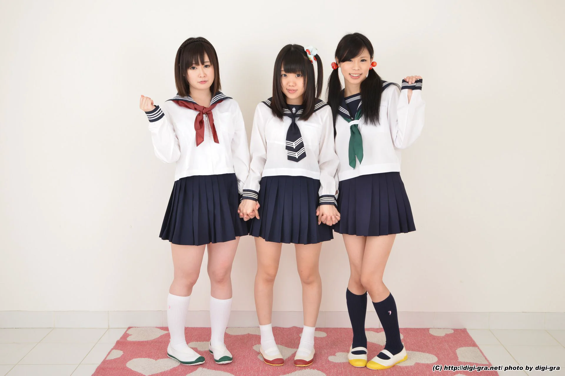 夏乃ひまわり+ 一乃瀬るりあ+瀬戸愛莉 tsu∞na∞gu Set02 [LovePop] 写真集 - 爱照片