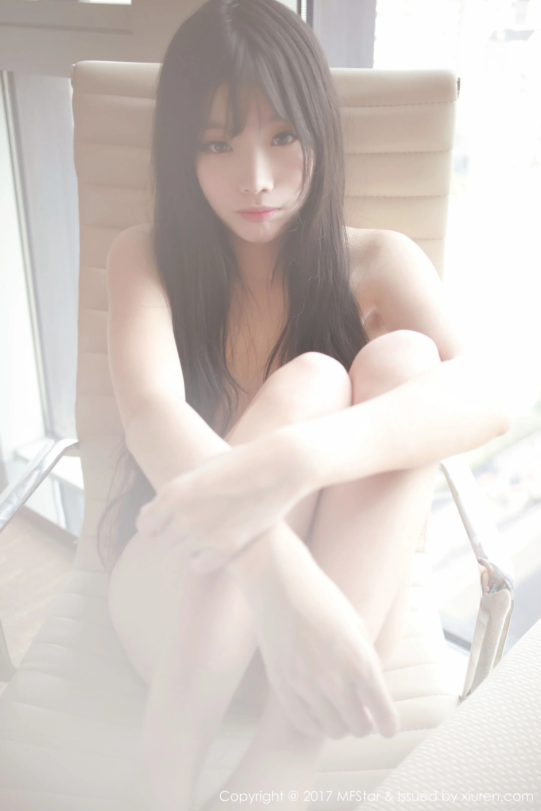 草莓兔兔《雪白肌肤的少女胴体》 [模范学院MFStar] Vol.083 写真集 - 爱照片