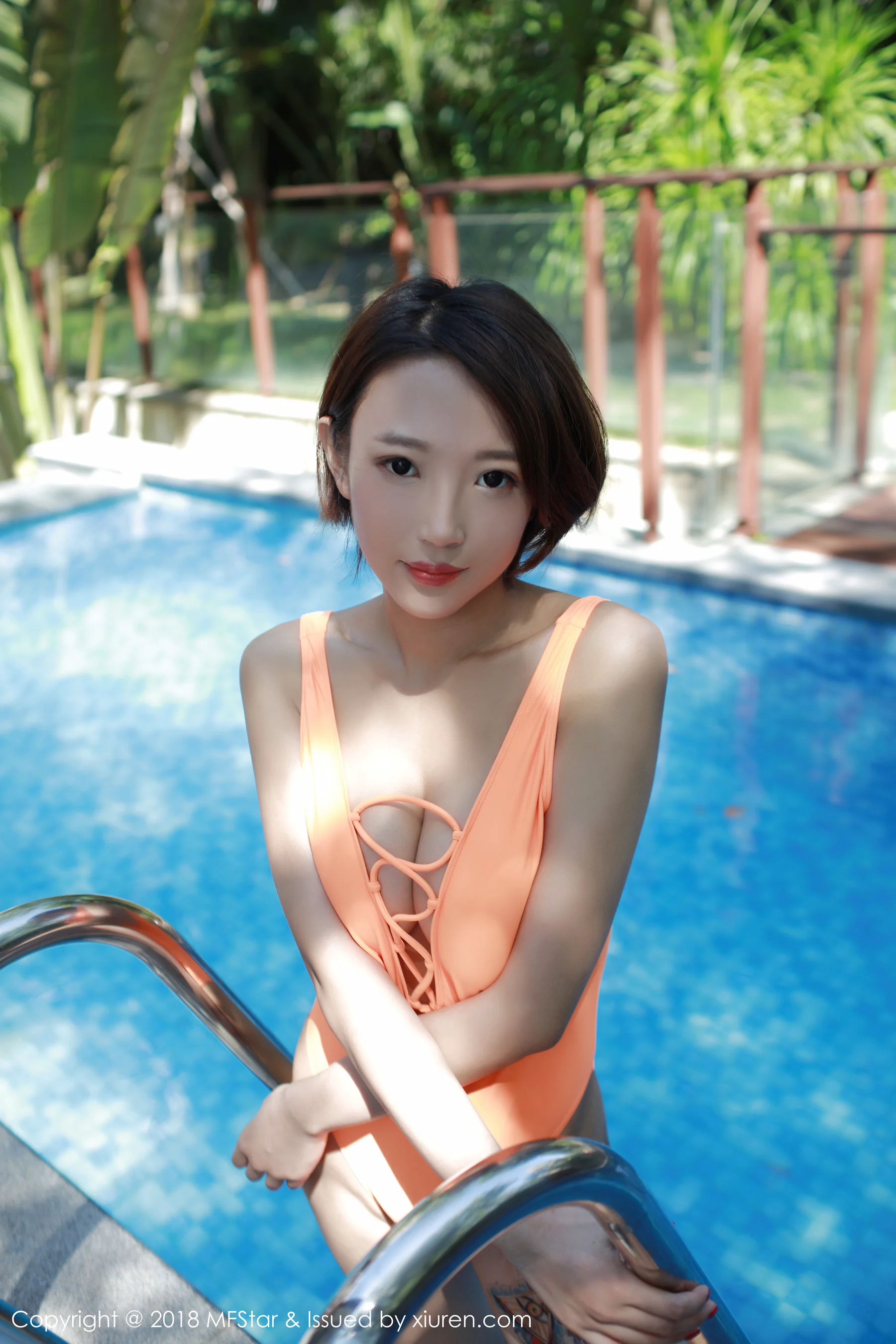 栗子Riz《泳池湿身诱惑与性感内衣》 [模范学院MFStar] Vol.142 写真集 - 爱照片
