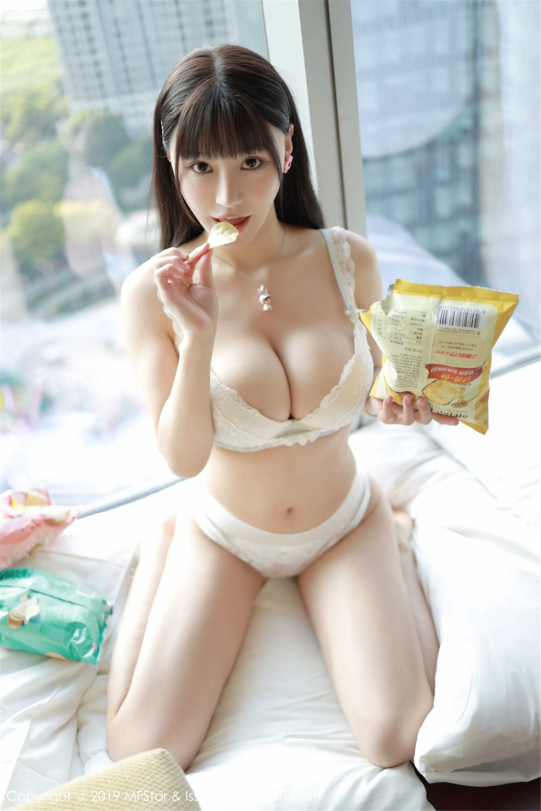 Flower朱可儿《精致内衣下美胸呼之欲出》 [模范学院MFStar] Vol.206 写真集 - 爱照片