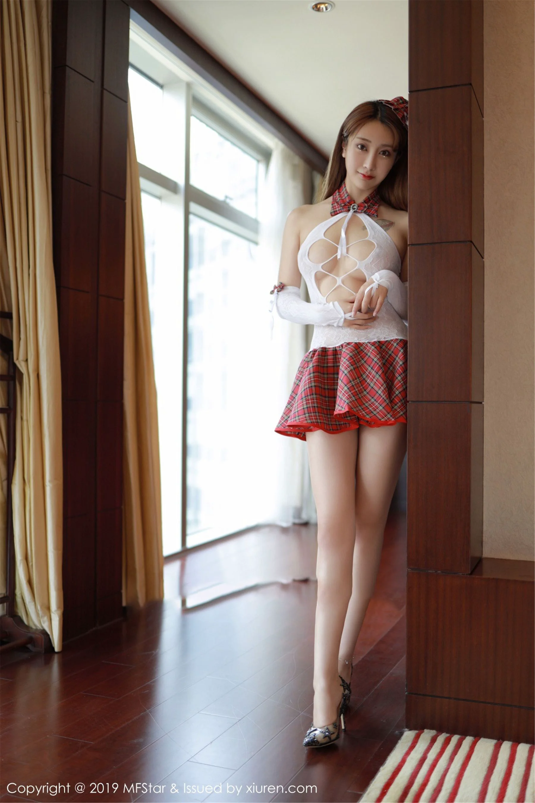 Betty林子欣《镂空内衣与格子短裙诱惑》 [模范学院MFStar] Vol.208 写真集 - 爱照片