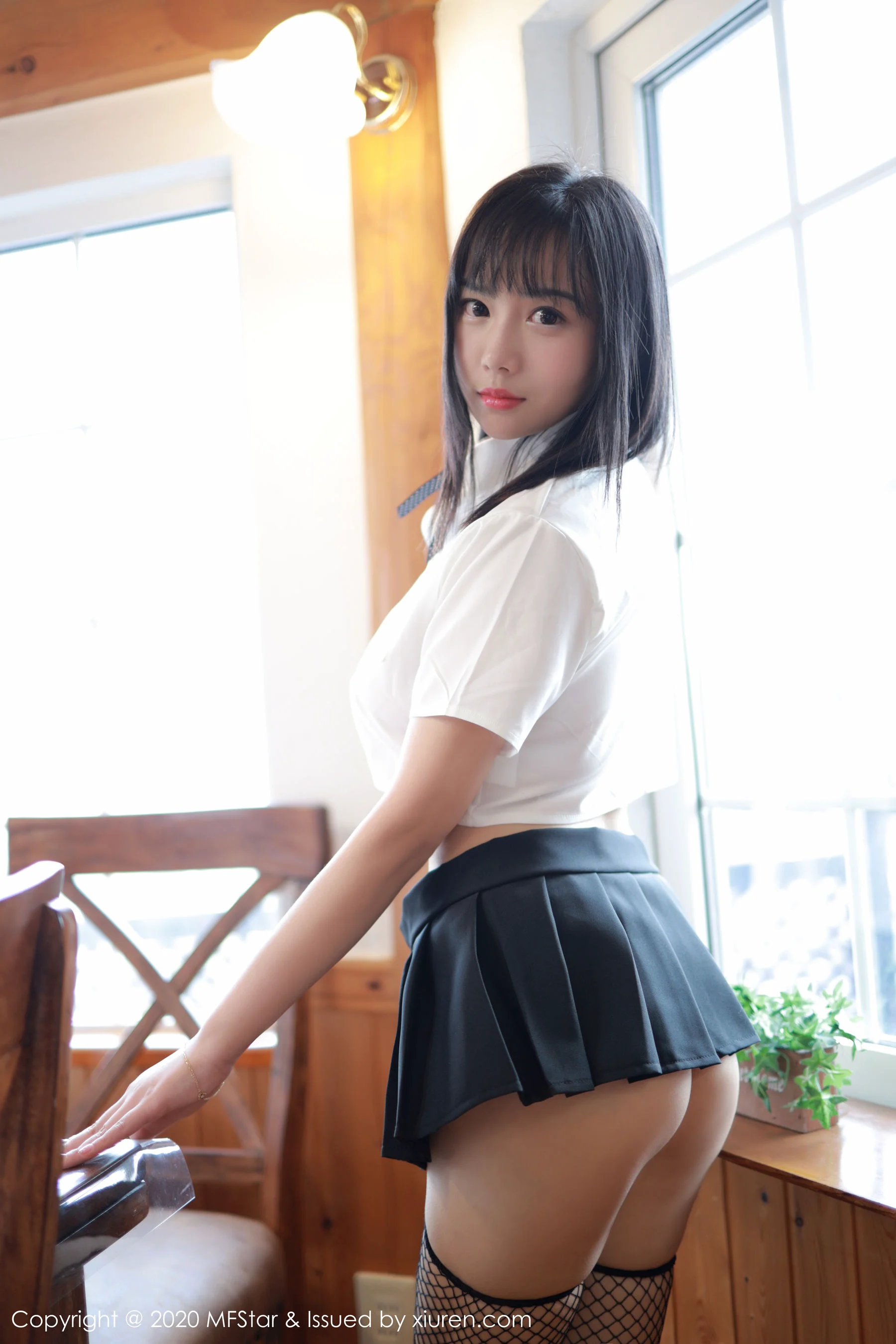 徐微微mia《性感学生制服系列》 [模范学院MFStar] Vol.255 写真集 - 爱照片