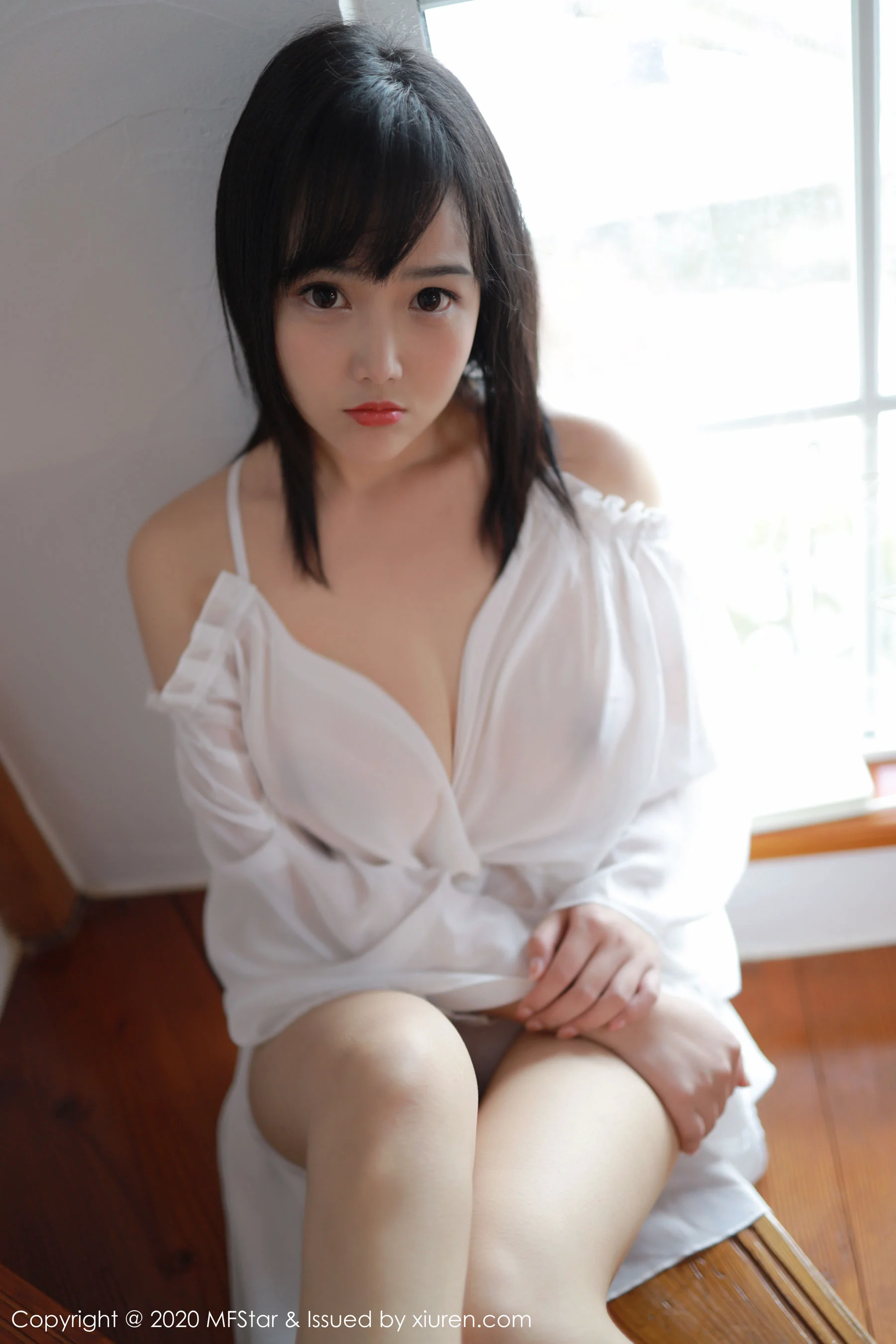 徐微微mia《若隐若现的薄透服饰系列》 [模范学院MFStar] Vol.260 写真集 - 爱照片