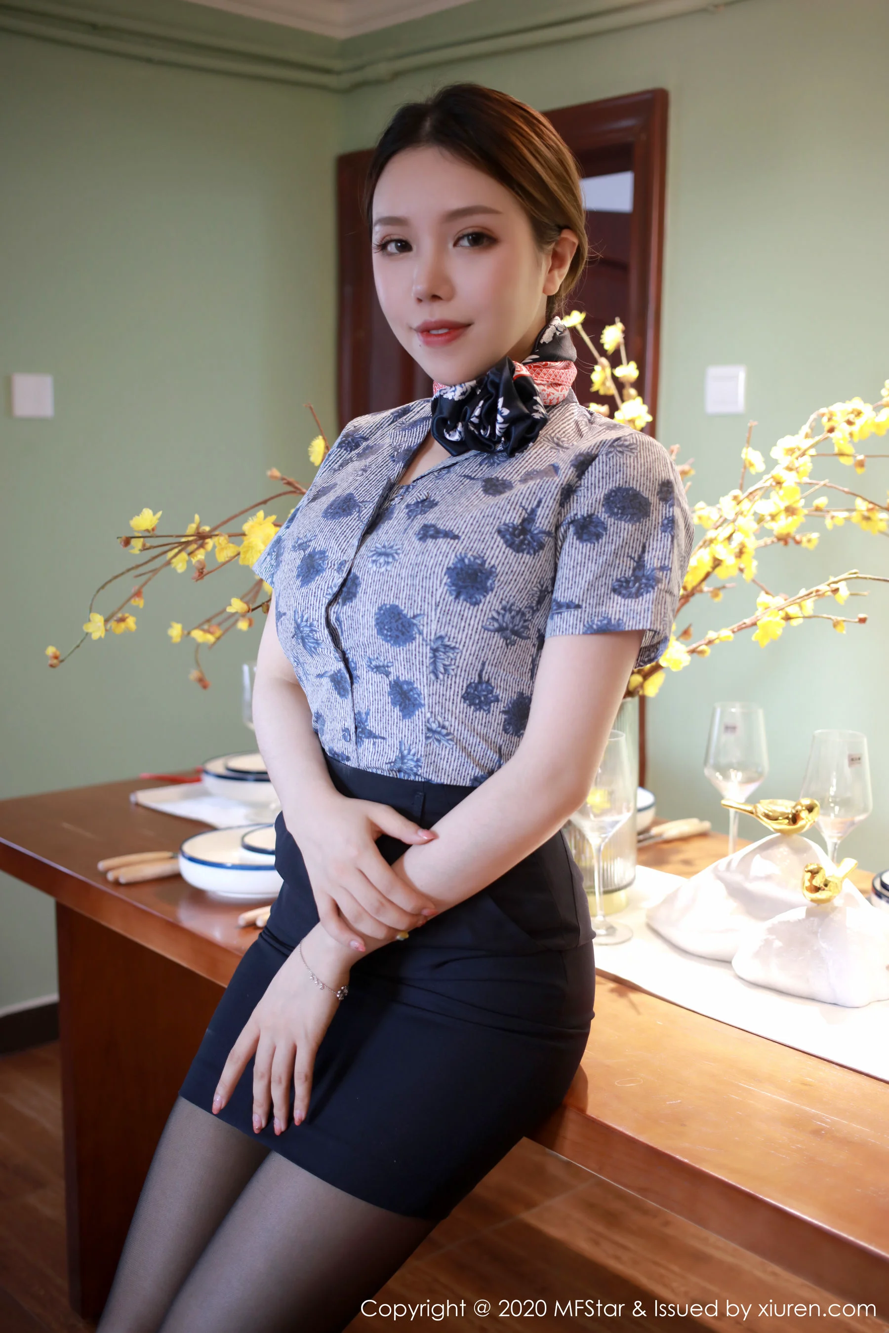 [模范学院MFStar] Vol.286 黄楽然 《角色制服与黑丝》 写真集 - 爱照片