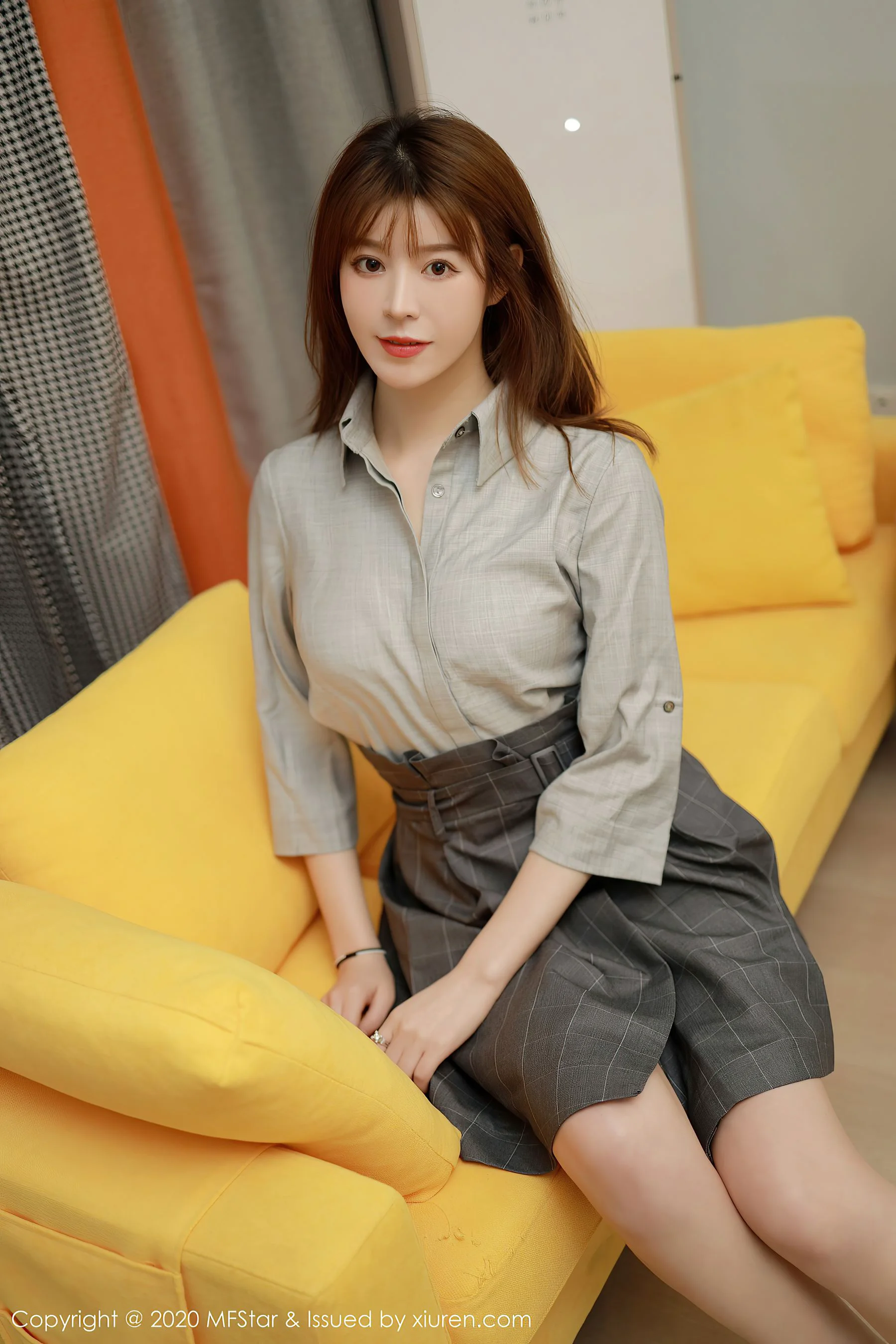 [模范学院MFStar] Vol.424 yoo优优 – 灰色系的职场制服 - 爱照片