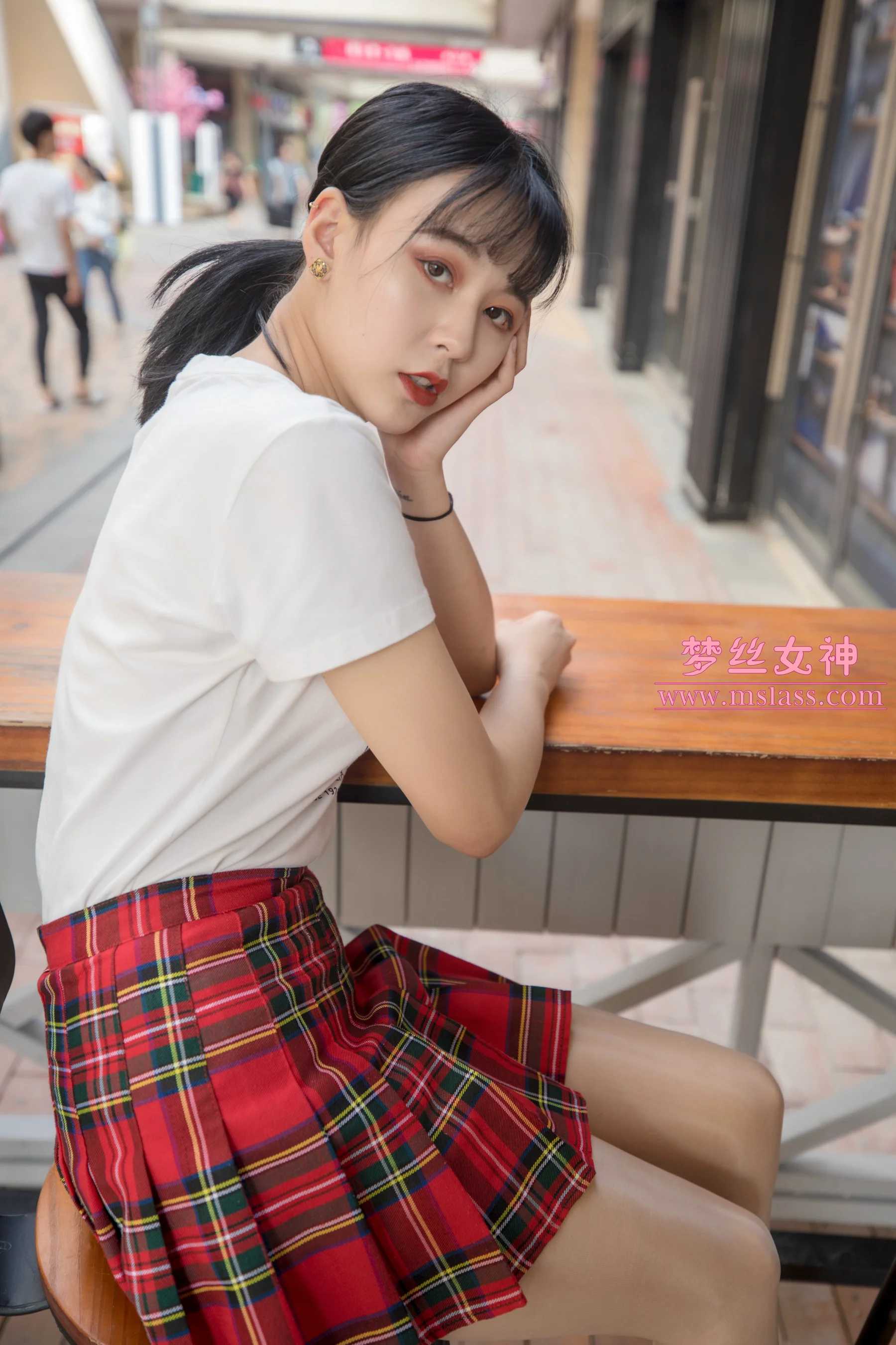 [MSLASS梦丝女神] No.029 可岚 油光丝袜的少女 - 爱照片