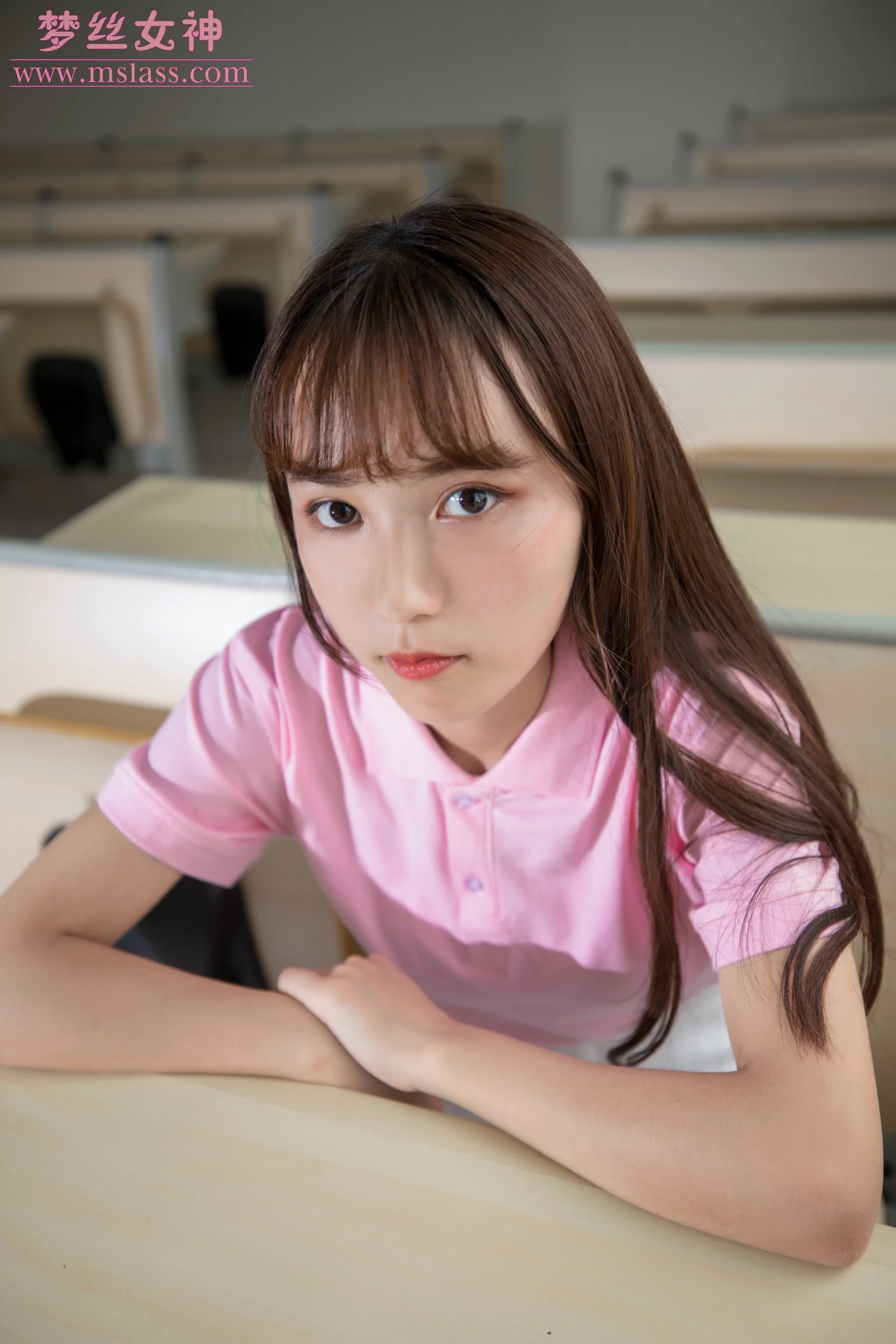 [MSLASS梦丝女神] No.032 小兔 校园黑丝和白丝的可爱 - 爱照片