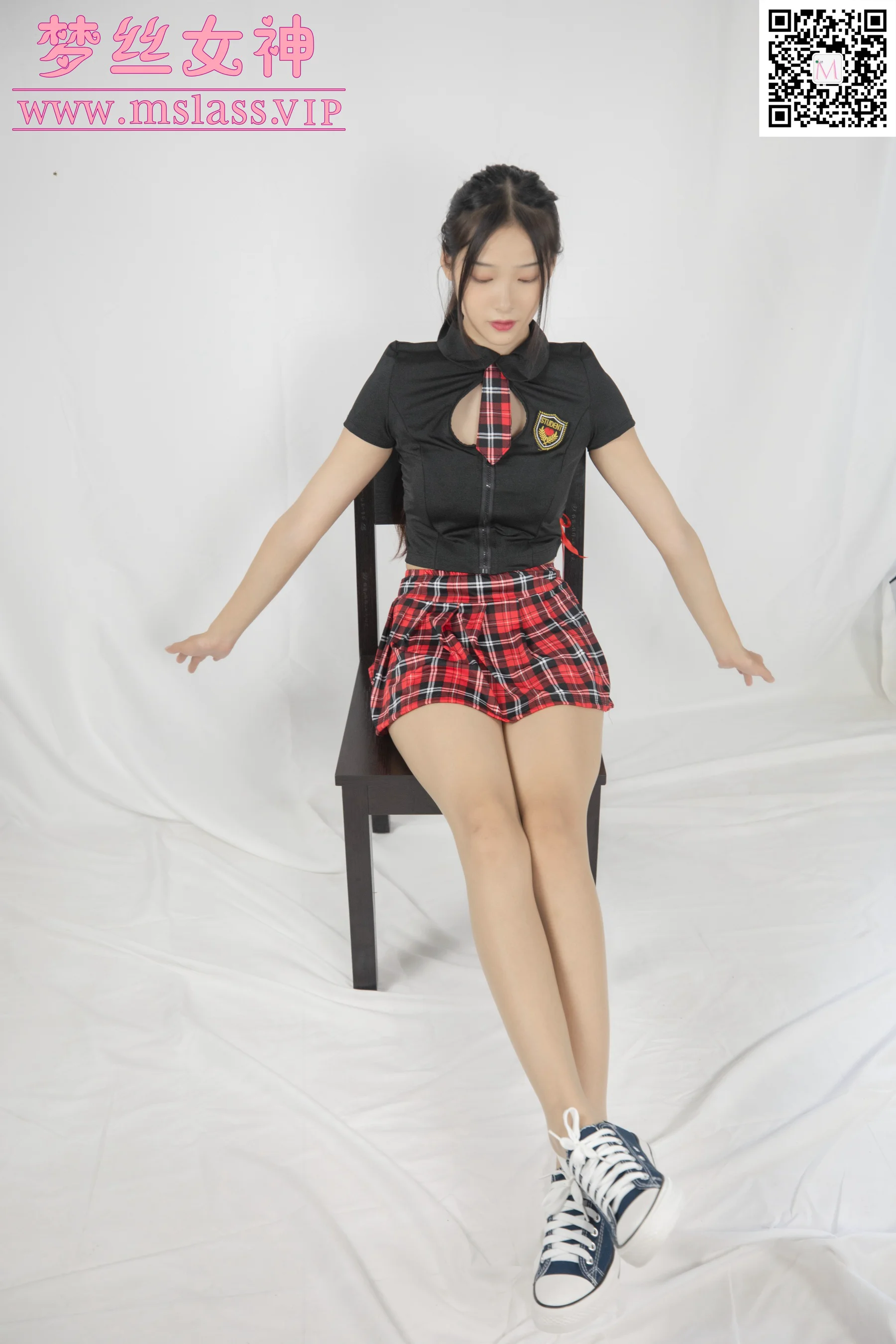 [MSLASS梦丝女神] No.143 诗琪 《帆布鞋》 - 爱照片