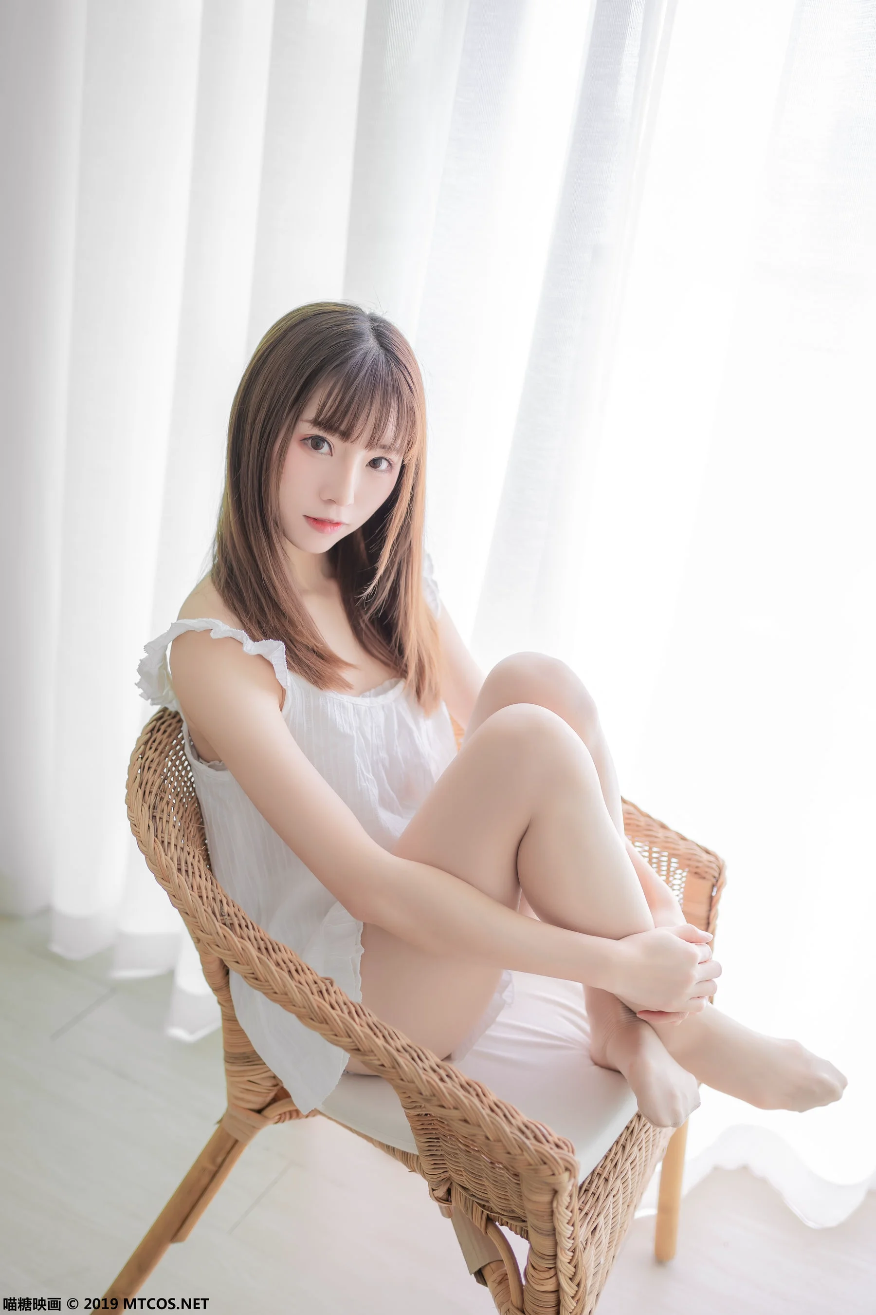 《白色睡衣》 [喵糖映画] VOL.056 写真集 - 爱照片