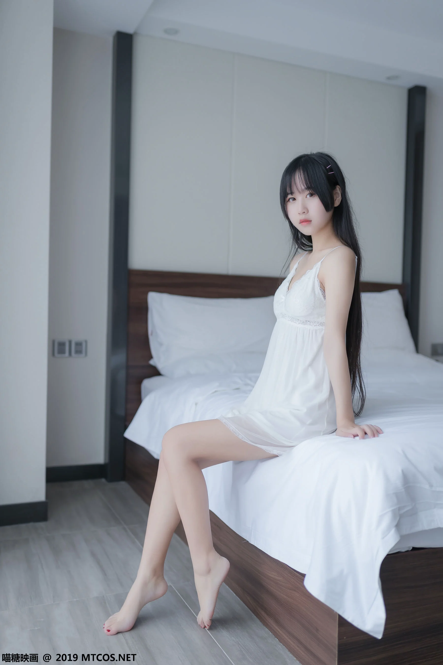 《白纱裙》 [喵糖映画] VOL.069 写真集 - 爱照片