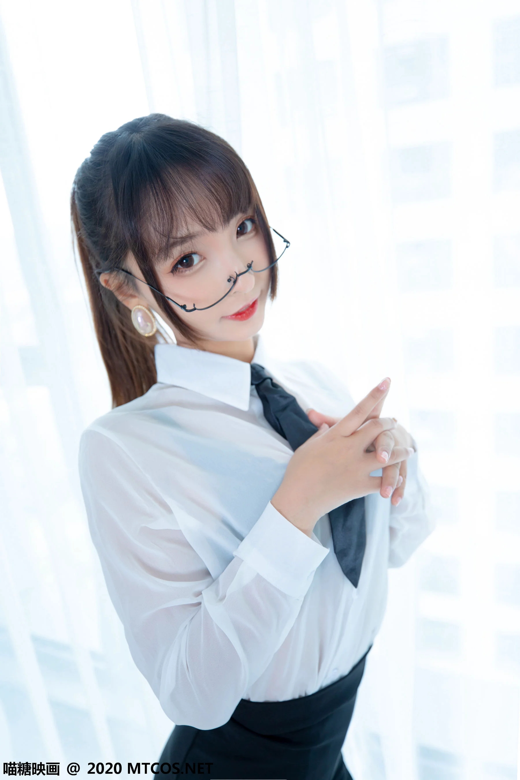 [喵糖映画] VOL.202 《OL制服裙》 写真集 - 爱照片