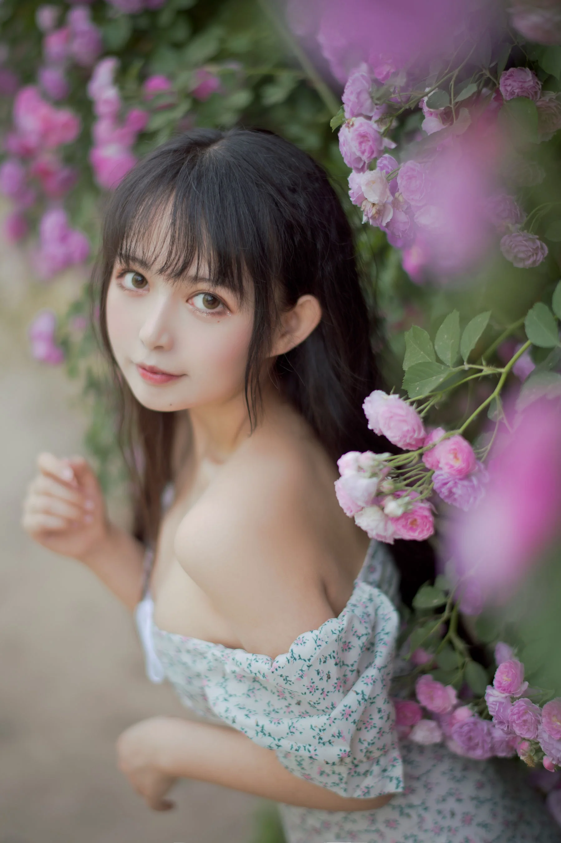 [喵糖映画] VOL.338 蔷薇少女 写真套图 - 爱照片