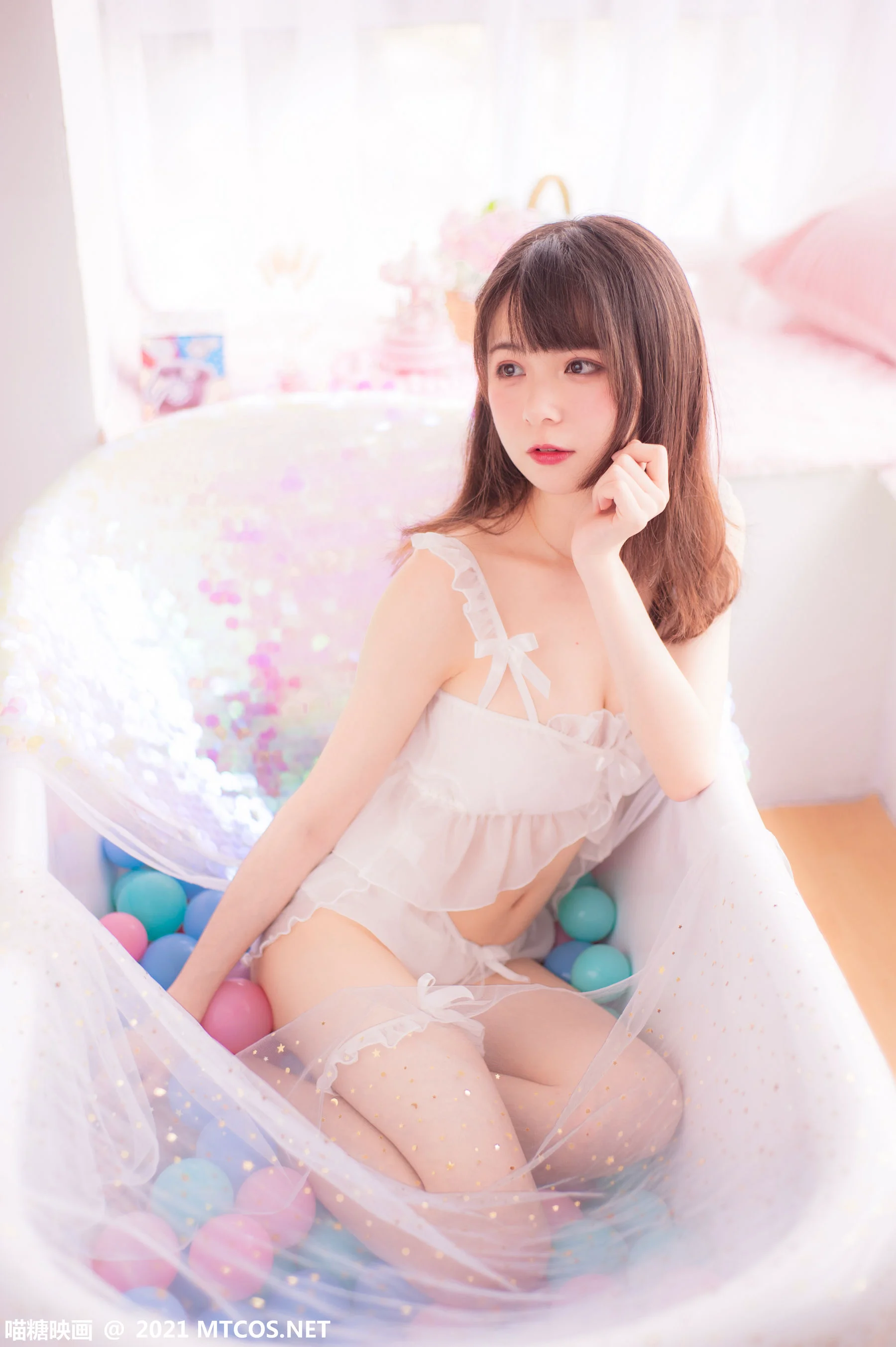 [喵糖映画] VOL.351 泡泡粉裙 写真套图 - 爱照片