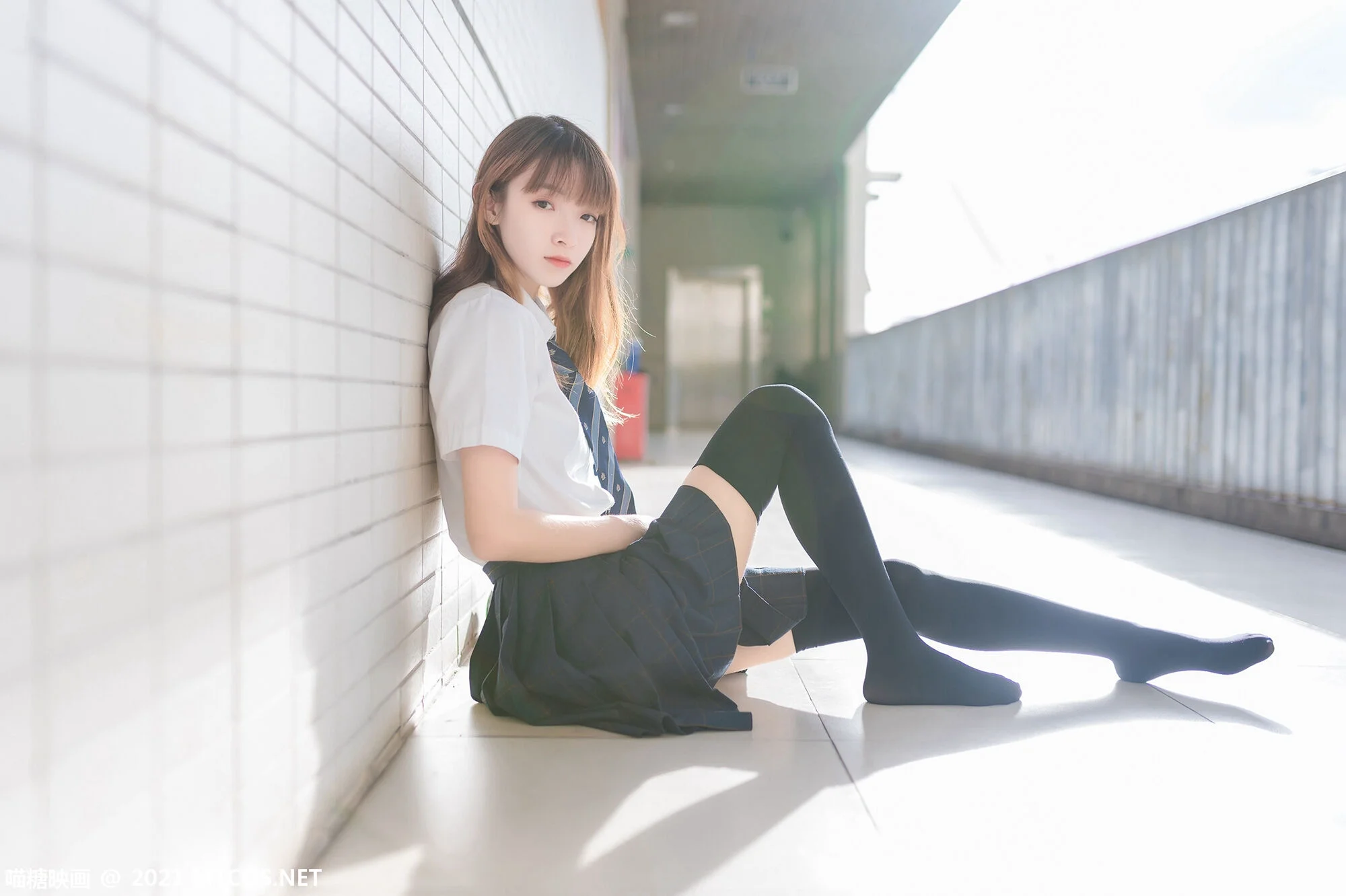 [喵糖映画] VOL.376 芊芊细腿 写真套图 - 爱照片