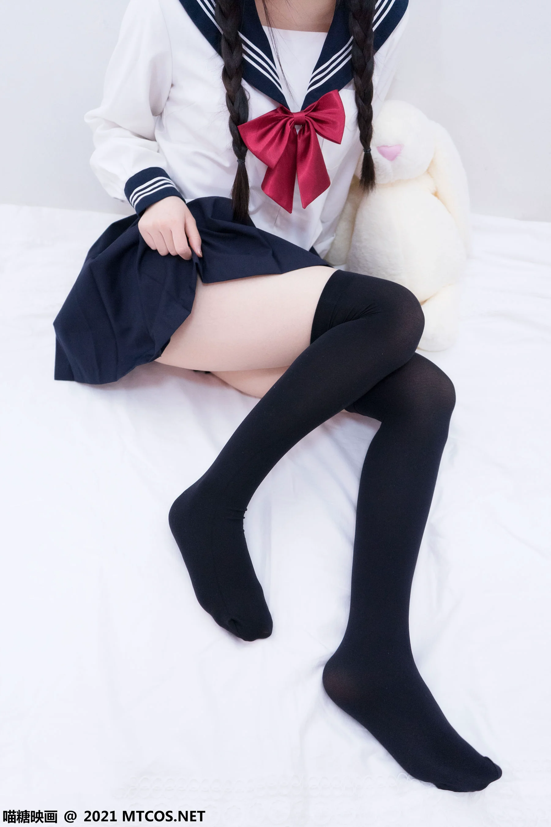 [喵糖映画] VOL.401 水手服学妹 写真套图 - 爱照片
