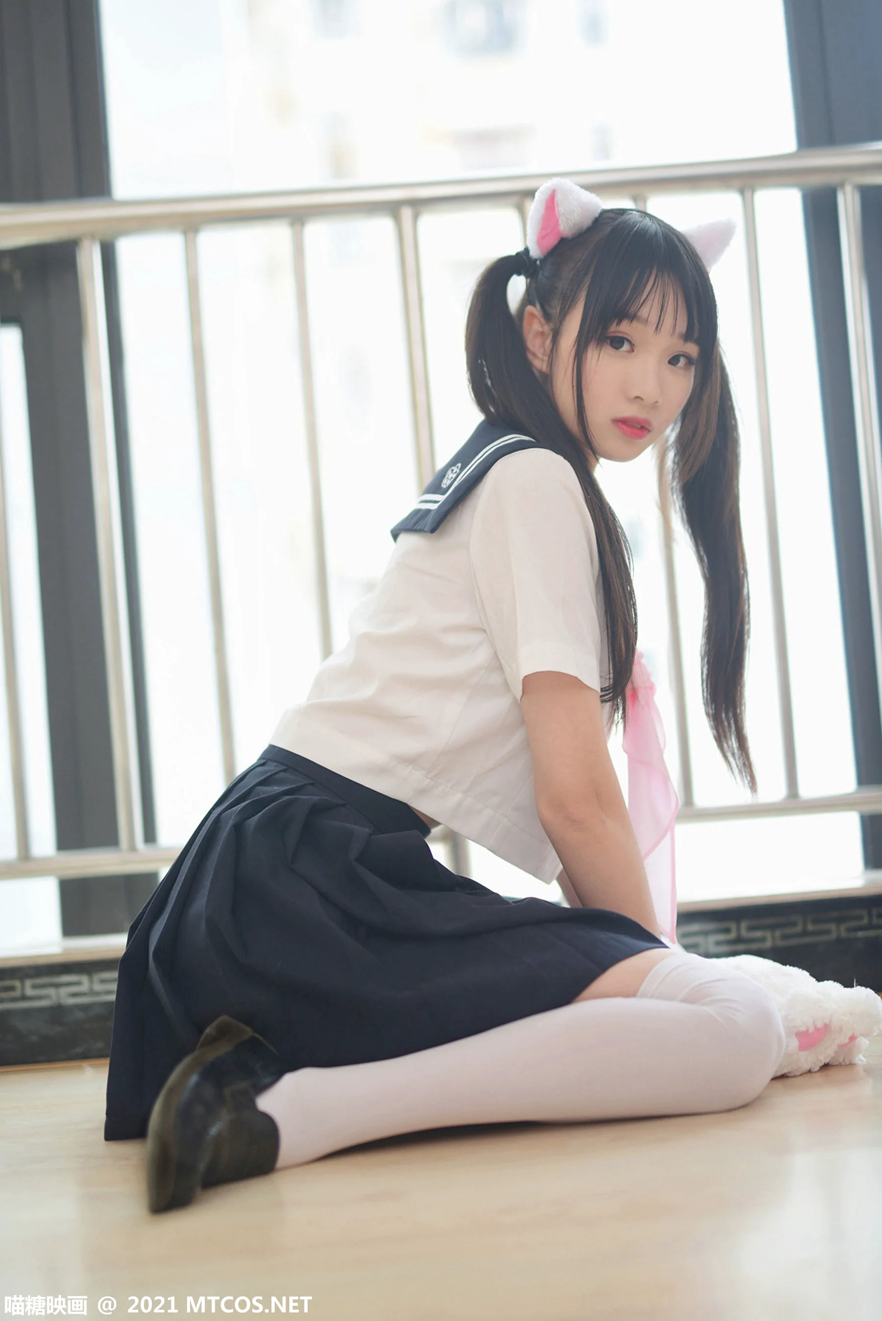 [喵糖映画] VOL.402 JK学妹 写真套图 - 爱照片