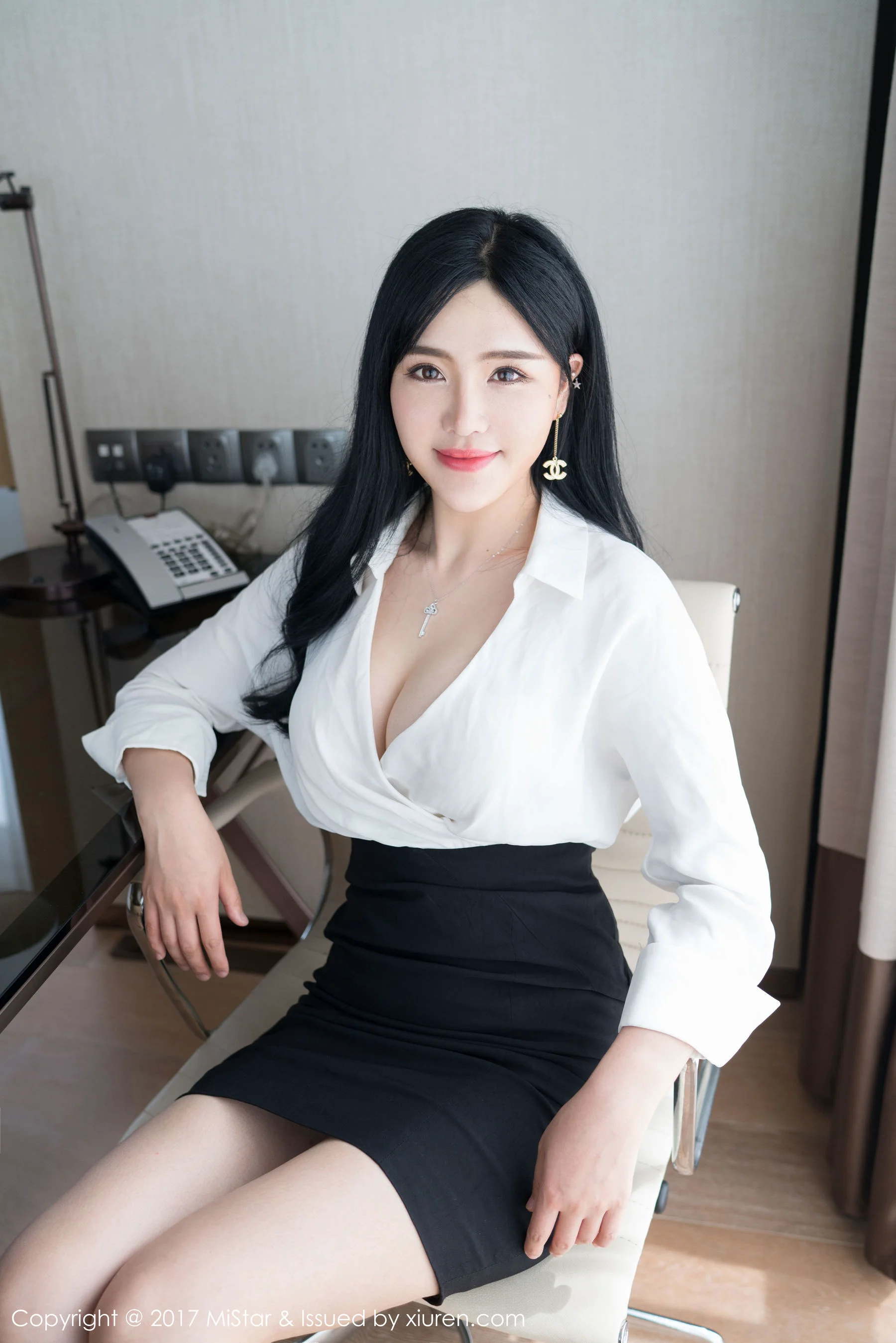 刘钰儿《性感OL秘书系列》 [魅妍社MiStar] VOL.172 写真集 - 爱照片