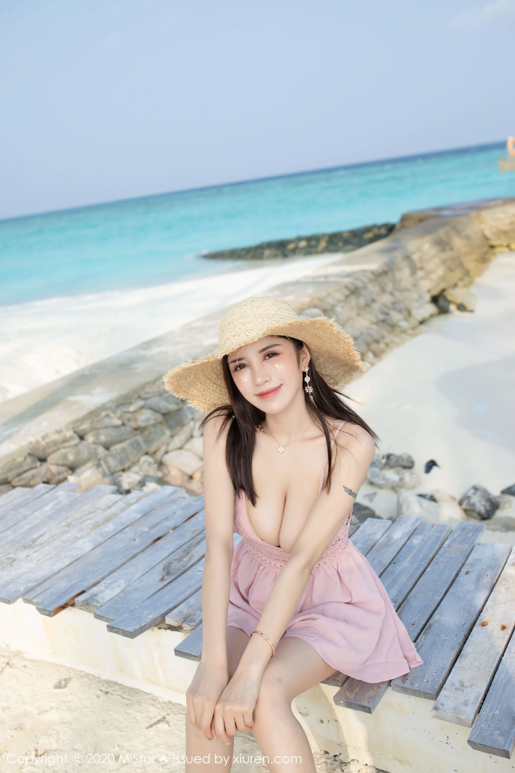 [魅妍社MiStar] Vol.324 陈思琪Art 《明亮沙滩外拍系列》　写真集 - 爱照片