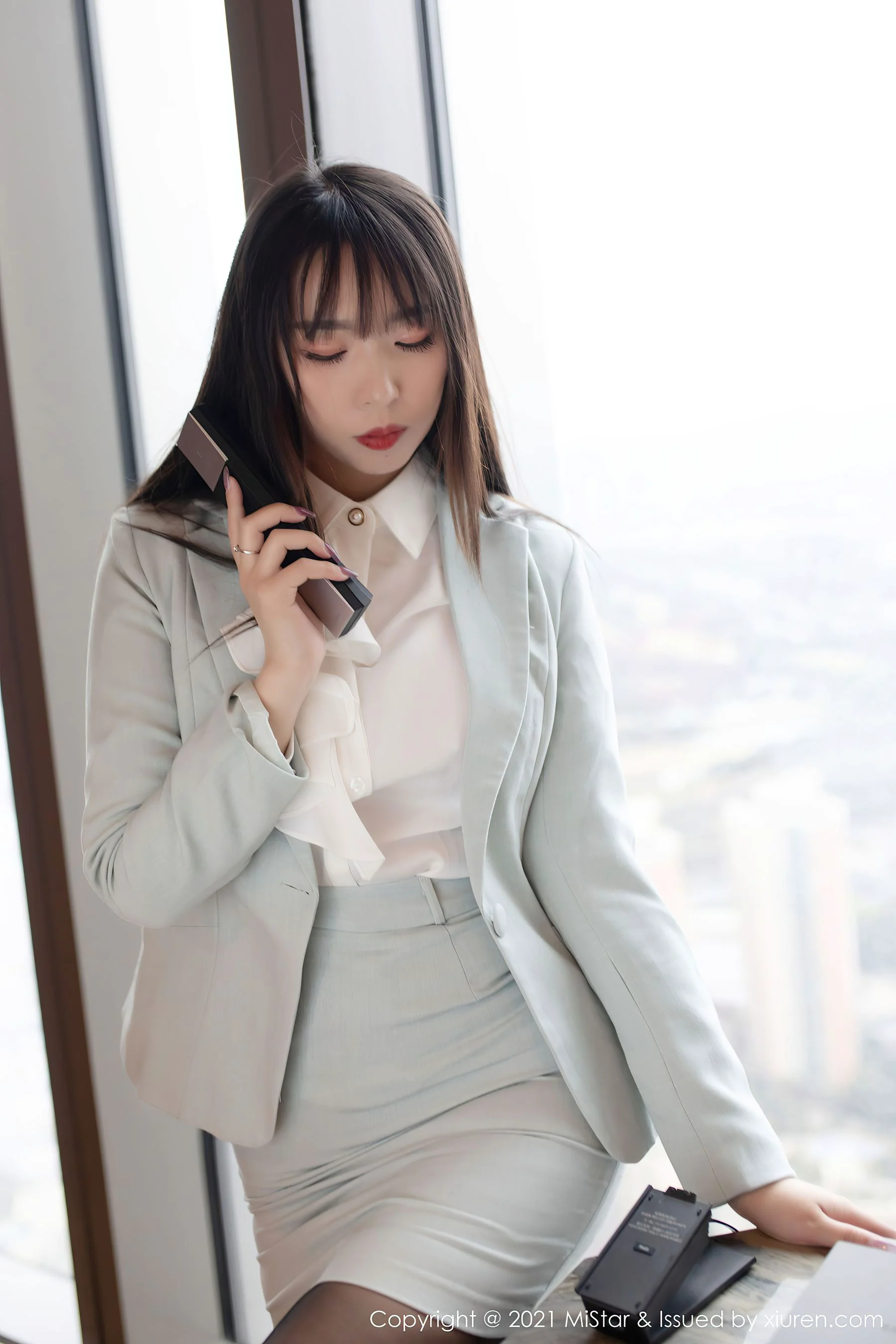 [魅妍社MiStar] VOL.328 小波多 – 职场制服黑丝OL系列 - 爱照片