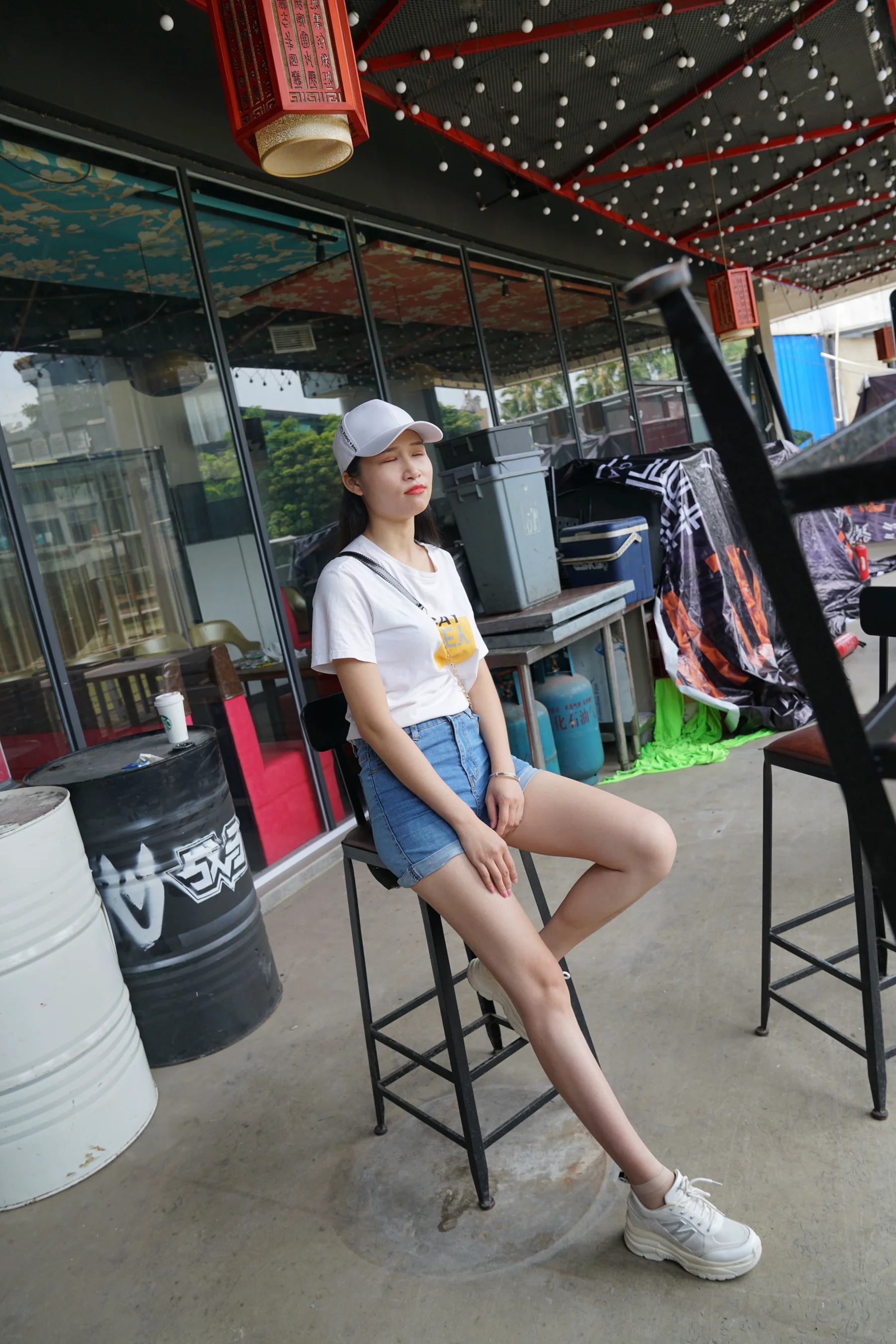 [MussGirl慕丝女郎] No.084 绿地售楼小姐的美足你们见过吗？潘潘 - 爱照片