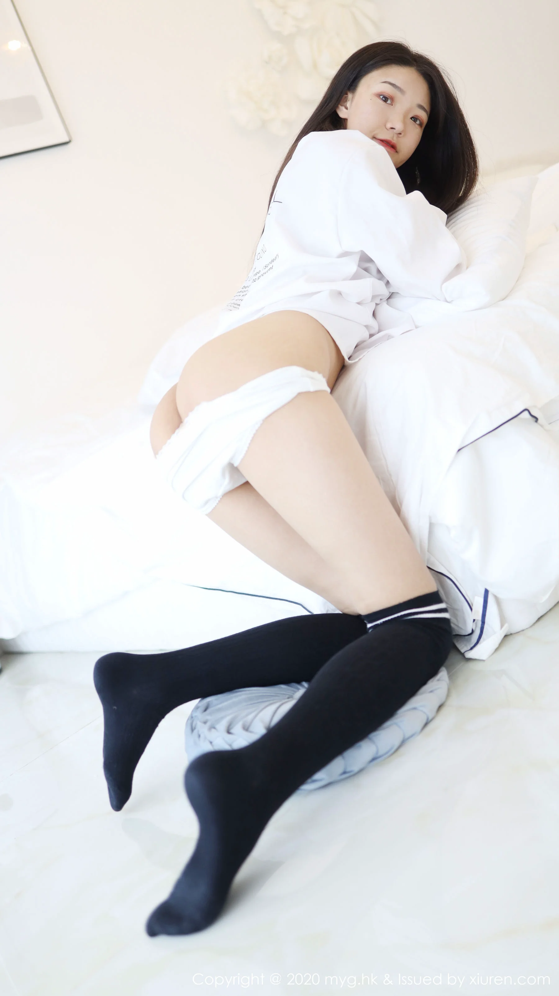 [美媛馆MyGirl] Vol.439 Laura张小妮 《经典的JK制服》 写真集 - 爱照片