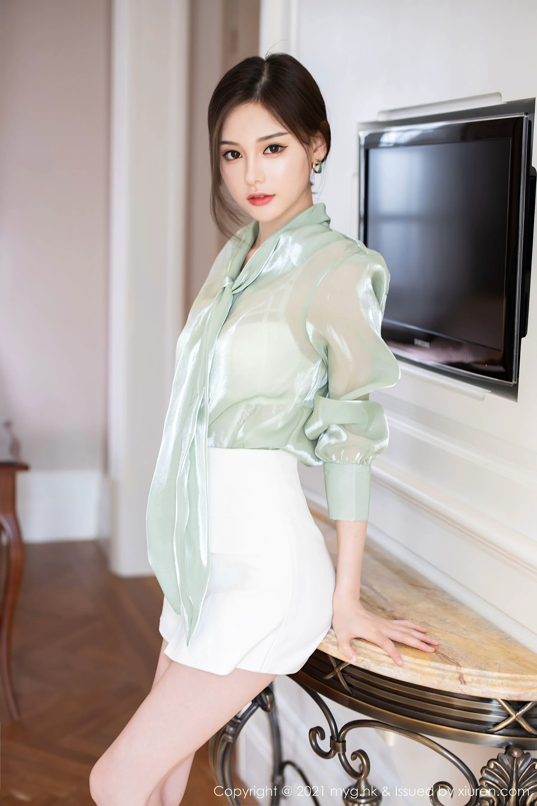 [美媛馆MyGirl] Vol.535 小夕juju – 娇柔身姿半遮半掩 - 爱照片