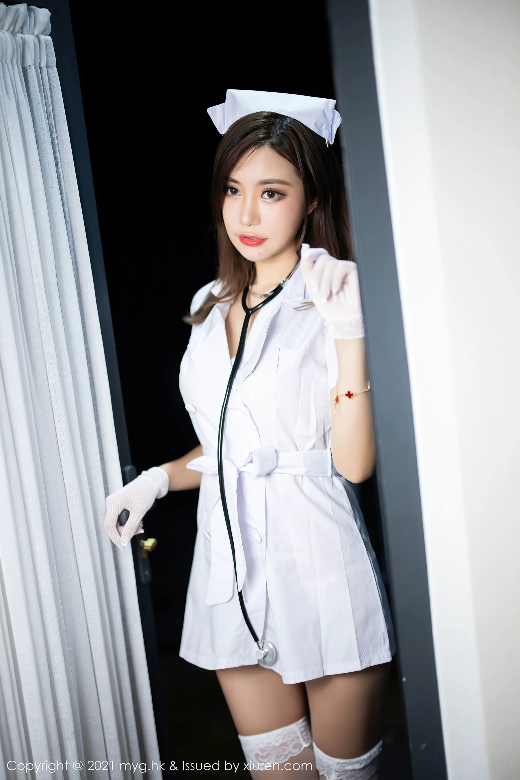 [美媛馆MyGirl] Vol.578 绮里嘉Carina – 护士制服主题系列 - 爱照片