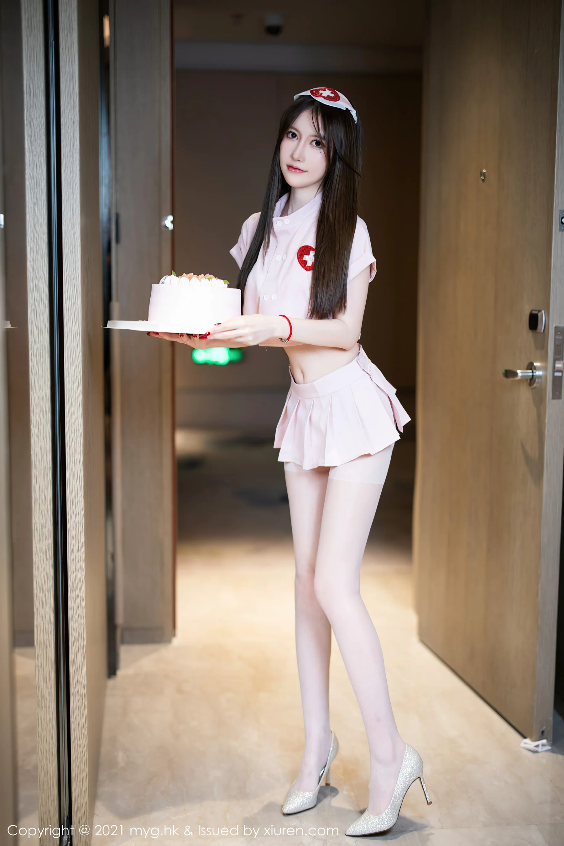 [MyGirl美媛馆] VOL.615 美桃酱 制服丝袜 - 爱照片