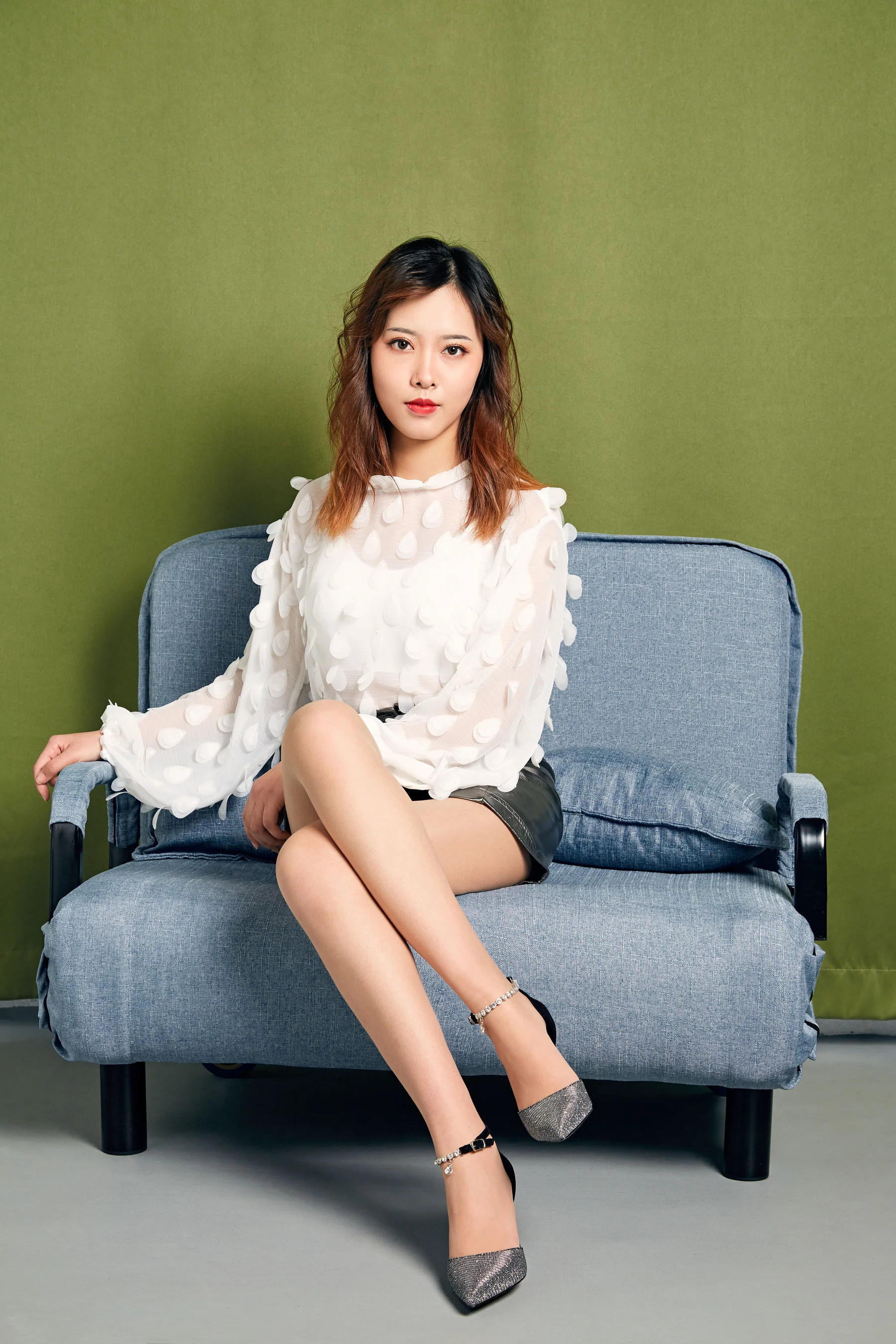 [奈丝] NO.015 晨静 – 肉色丝袜，美腿美足 - 爱照片
