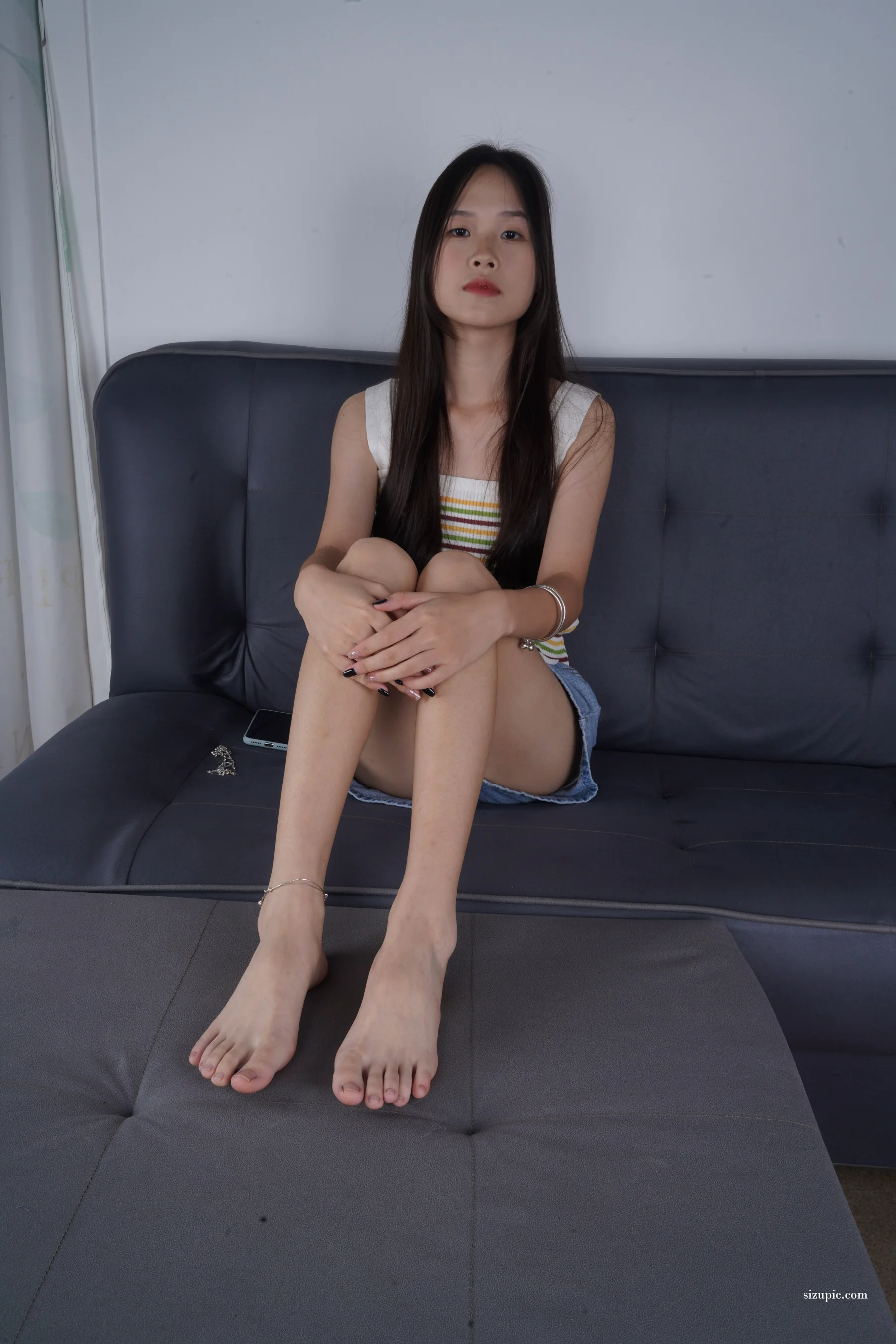[Pary摄影] No.122 此脚只应天上有，新模文文37码绝美美脚首秀 - 爱照片