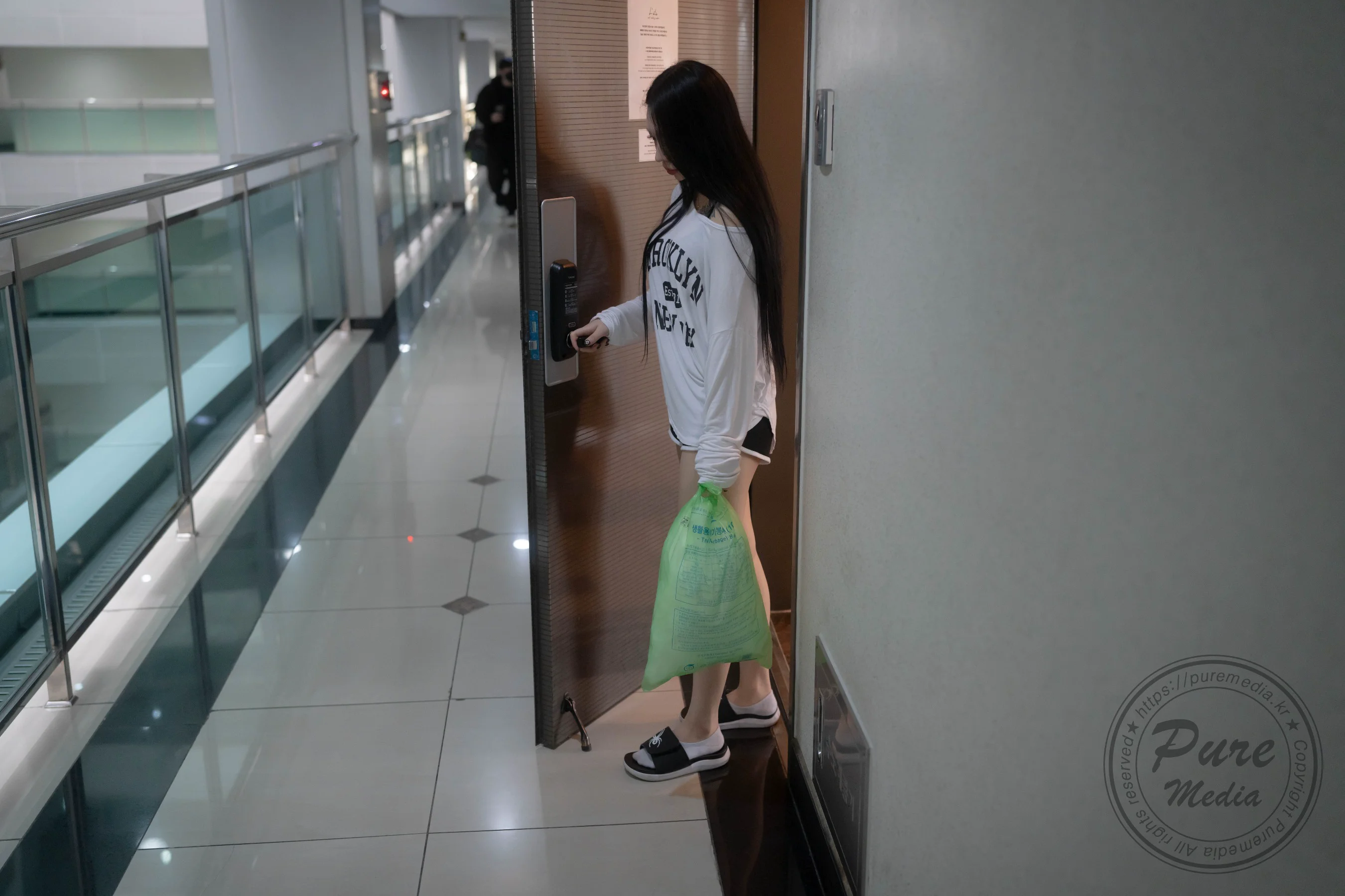 [Pure Media] Vol.231 Yeon Hwa (연화) – Visit The Girl Next Door - 爱照片