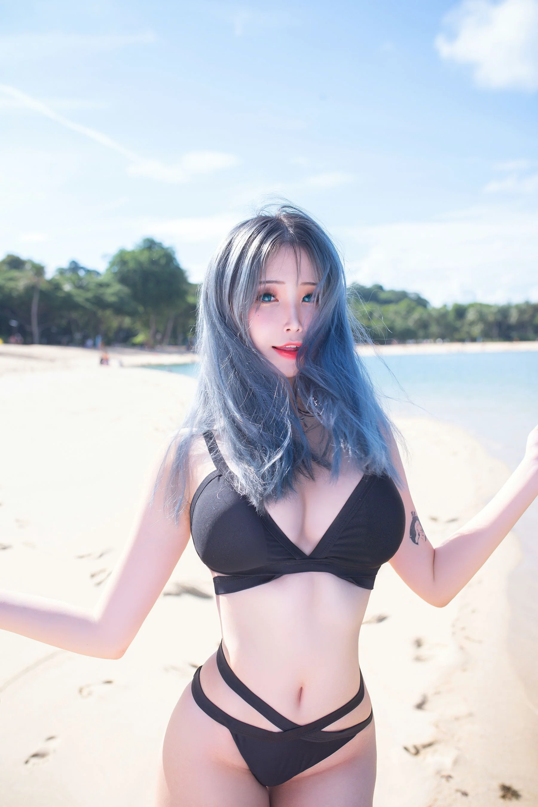 [网红COSER] 花リリ(Plant Lily) – Beach lily - 爱照片