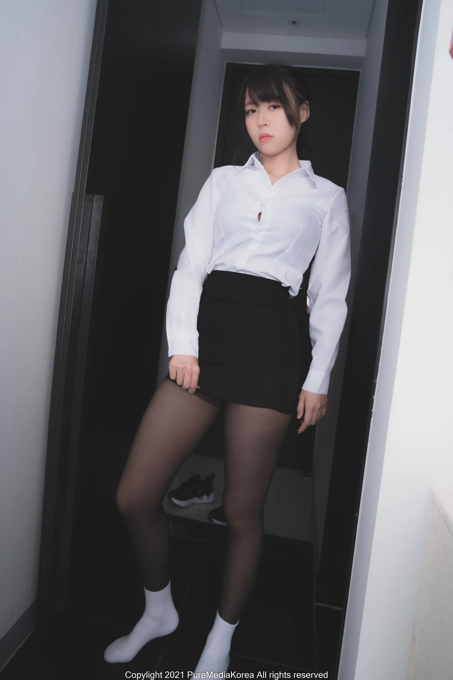 Pure Media Vol.69: Mozzi (모찌) - 爱照片