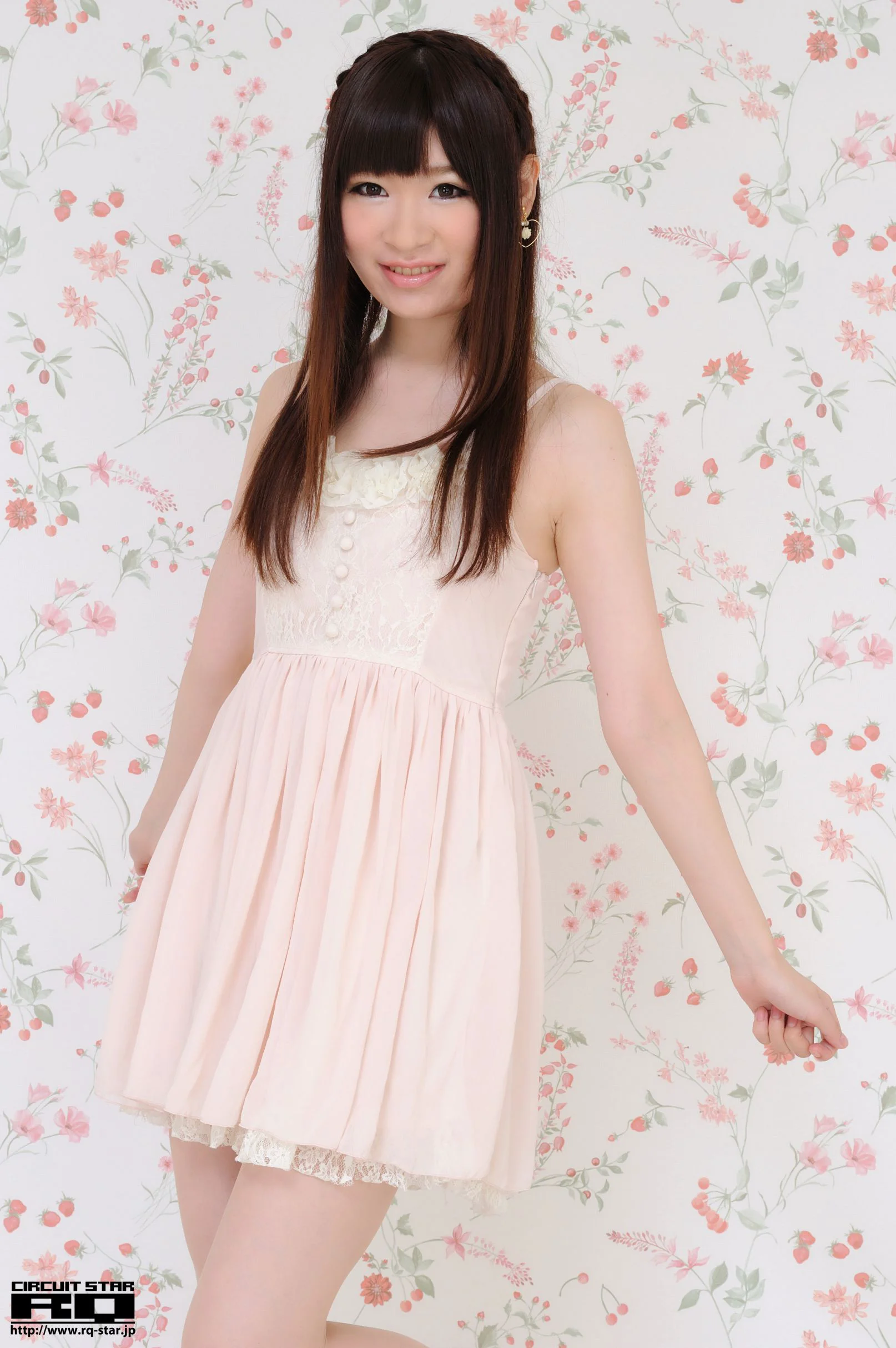 [RQ-STAR] NO.00564 Eri Tomoki 友木えり Private Dress 写真集 - 爱照片