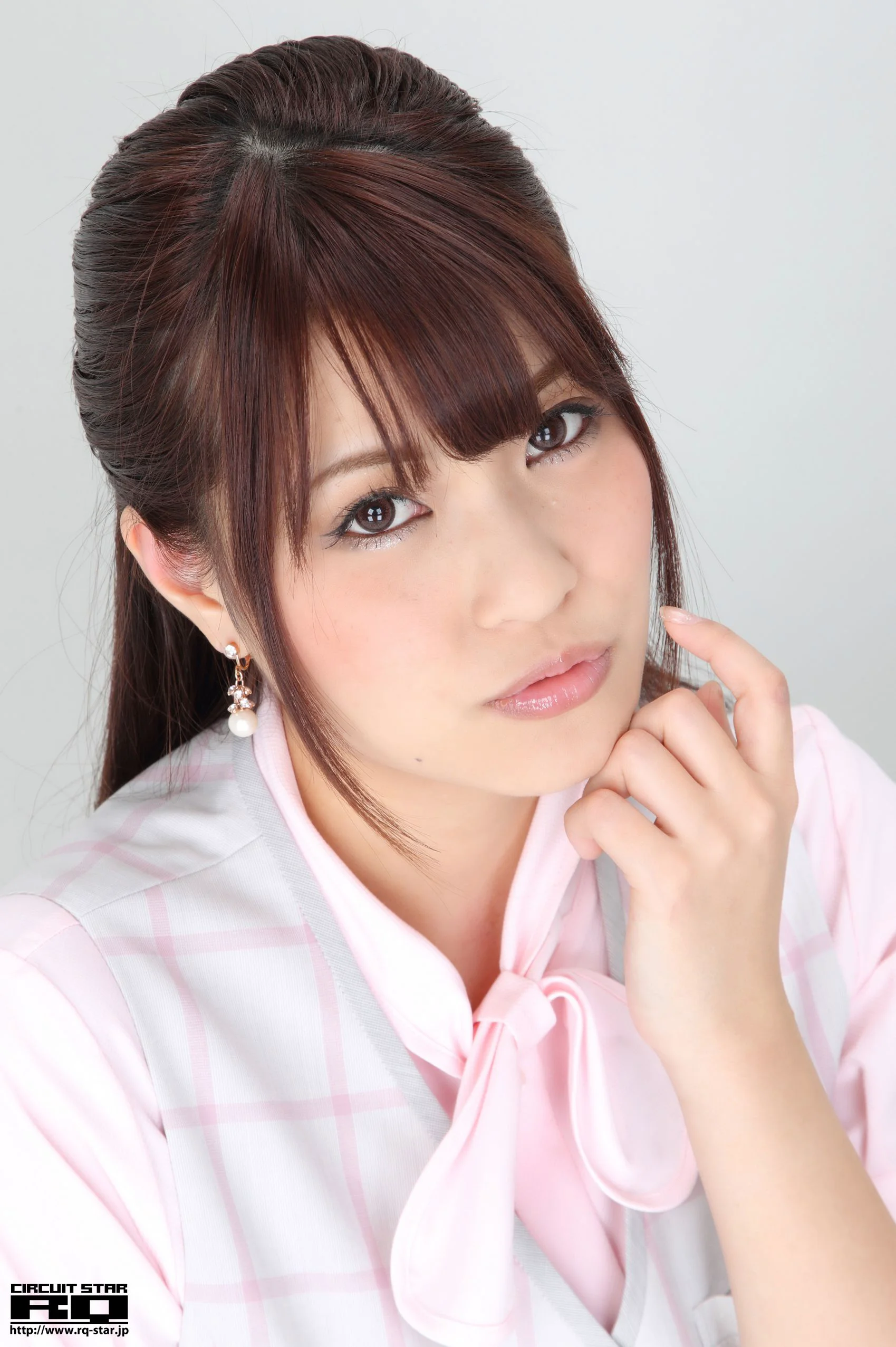 [RQ-STAR] NO.00606 Asuka Yuzaki 柚崎明日香 Office Lady 办公室女郎  写真集 - 爱照片