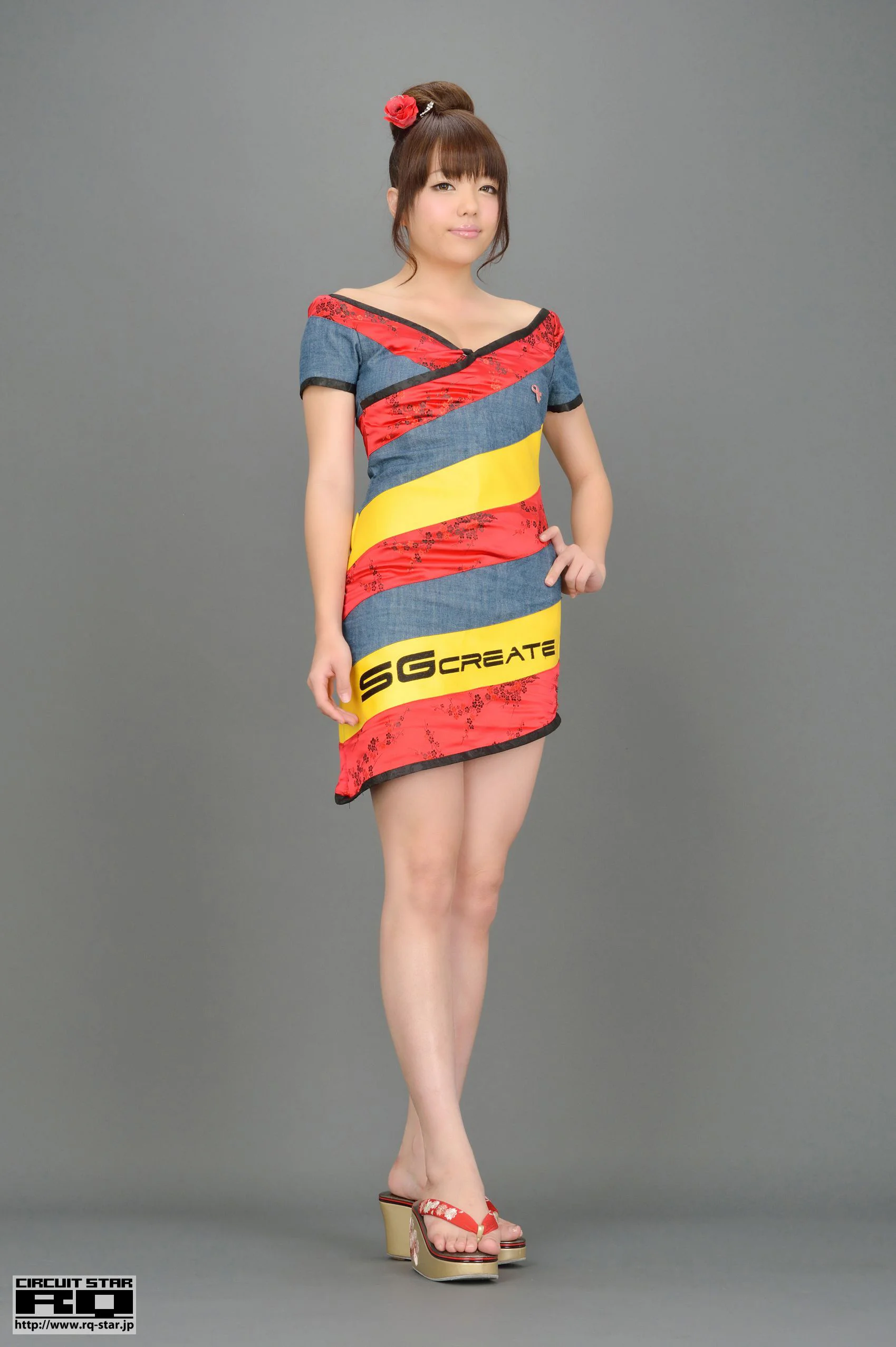 [RQ-STAR] NO.00725 Natsuki Higurashi 日暮なつき Race Queen 写真集 - 爱照片